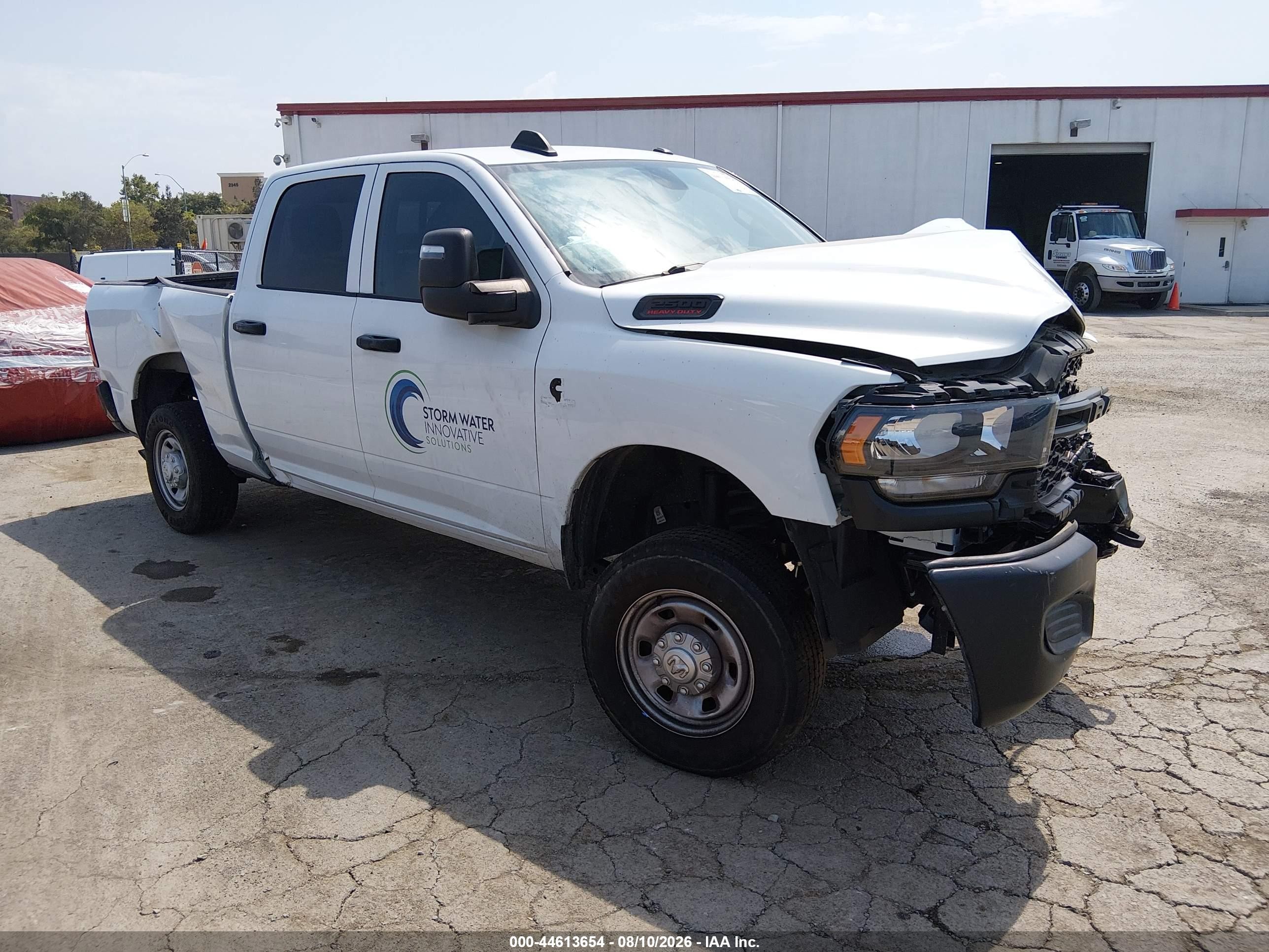 2024 Ram 2500 Tradesman, VIN 3C6UR5CL3RG316812 — Перед