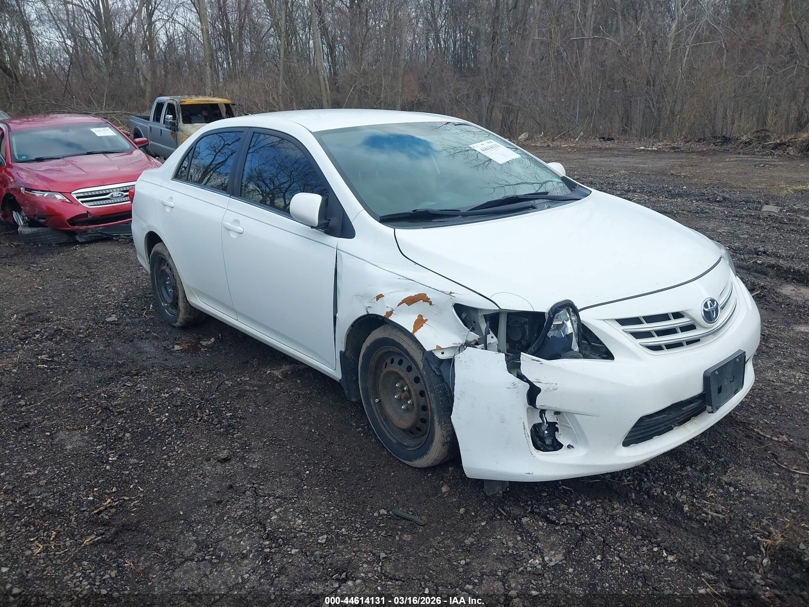 2013 Toyota Corolla LE, VIN 2T1BU4EE3DC988055 — Front end