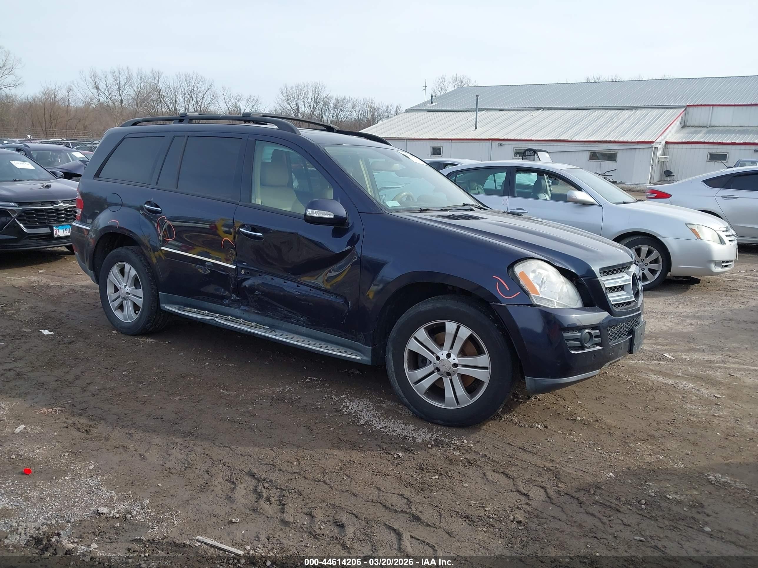 2008 Mercedes-Benz GL 450, VIN 4JGBF71E78A431141 — Side