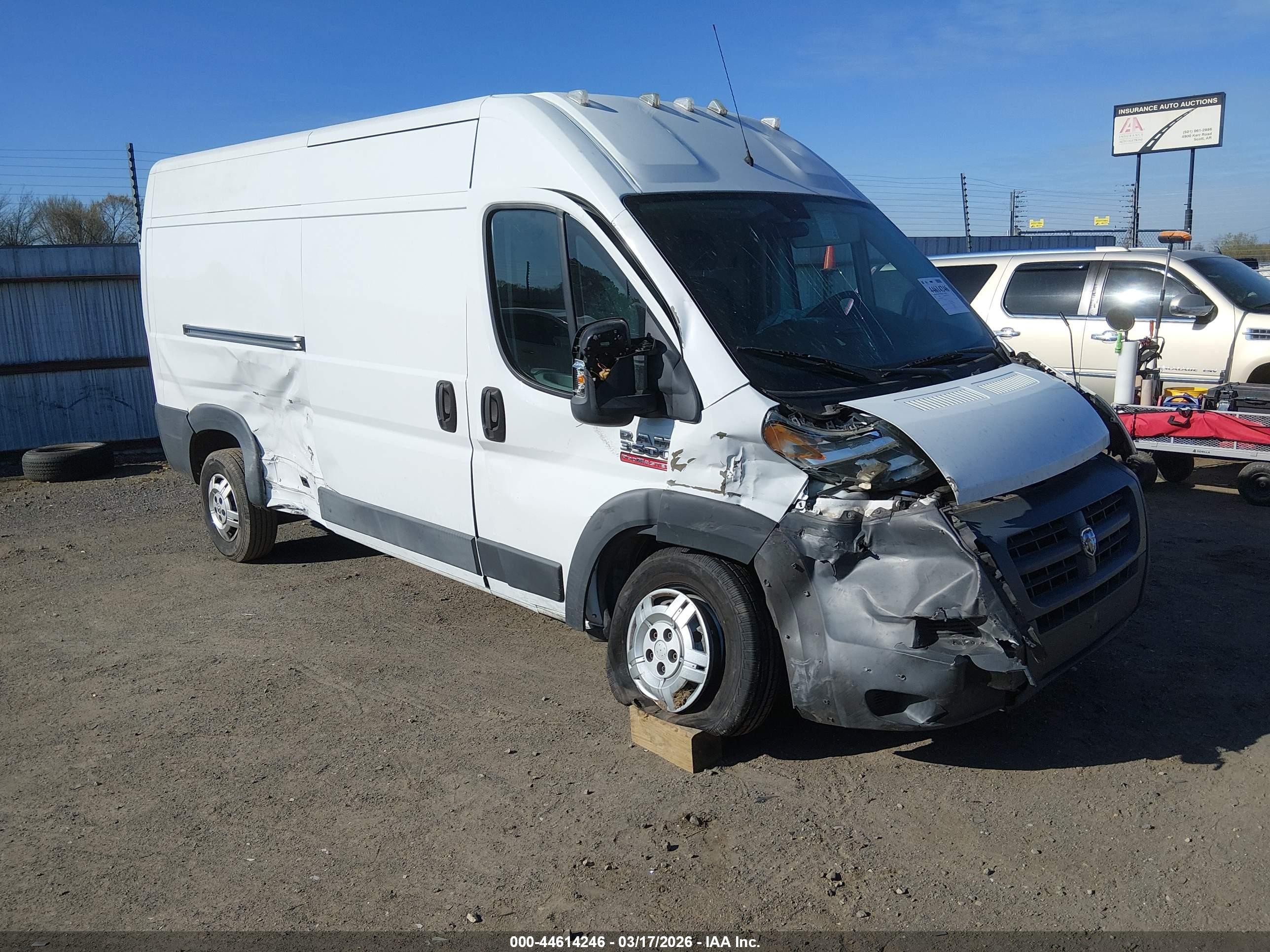 2014 Ram ProMaster Cargo, VIN 3C6URVHGXEE119895 — Front end