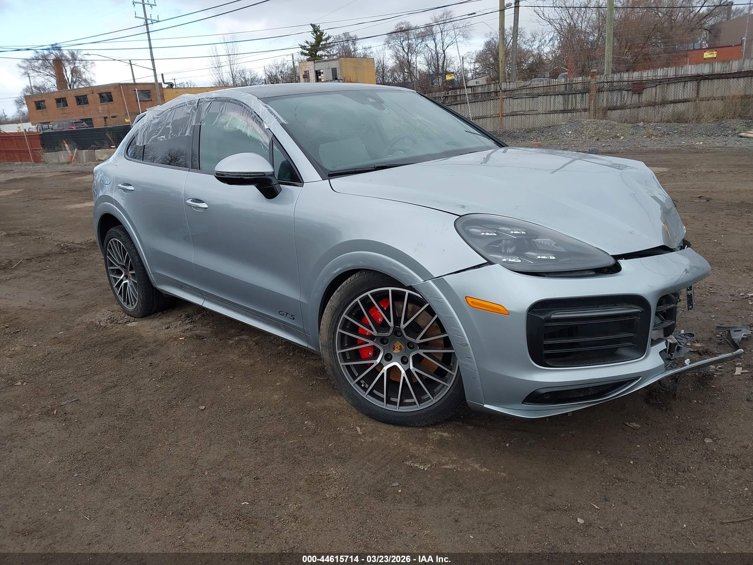 2021 Porsche Cayenne GTS, VIN WP1BG2AY3MDA49131 — Front end