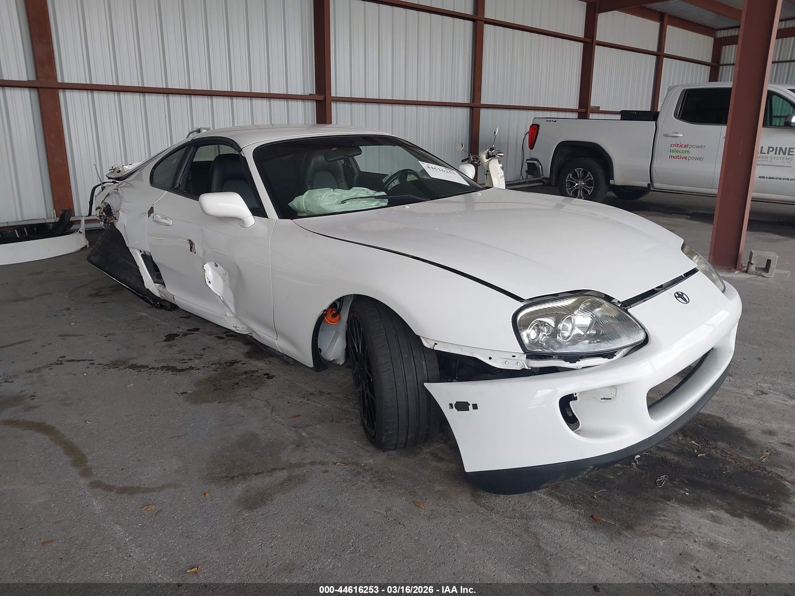 1998 Toyota Supra, VIN JT2DE82A8W1001626 — Auction photo