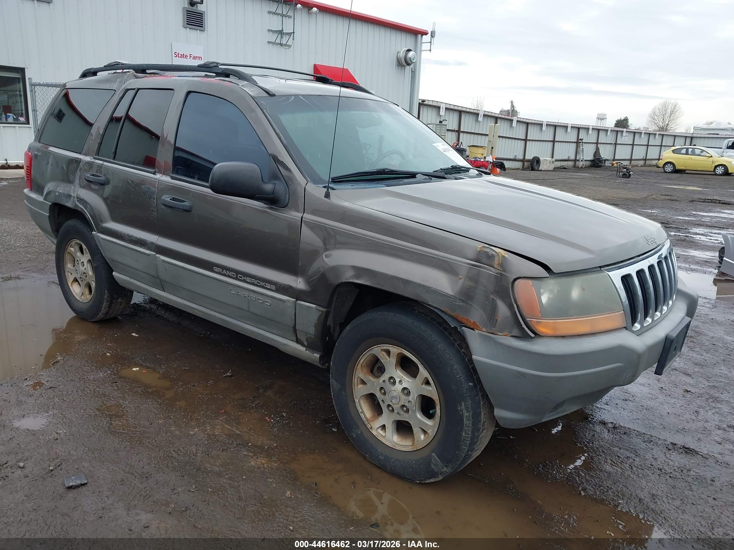 2000 Jeep Grand Cherokee Laredo, VIN 1J4GW48N1YC149445 — Rollover