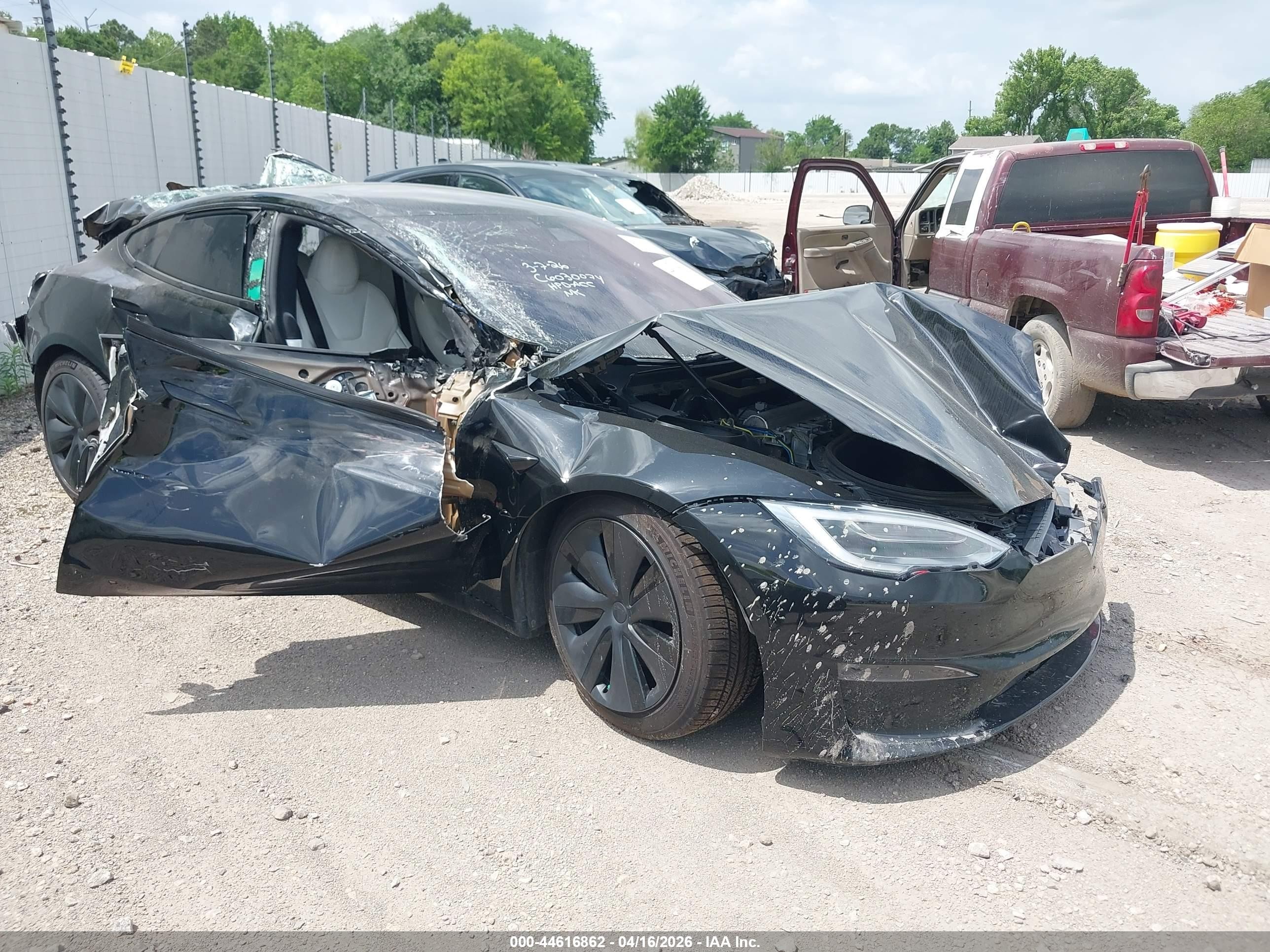 2022 Tesla Model S Plaid, VIN 5YJSA1E60NF472071 — All over