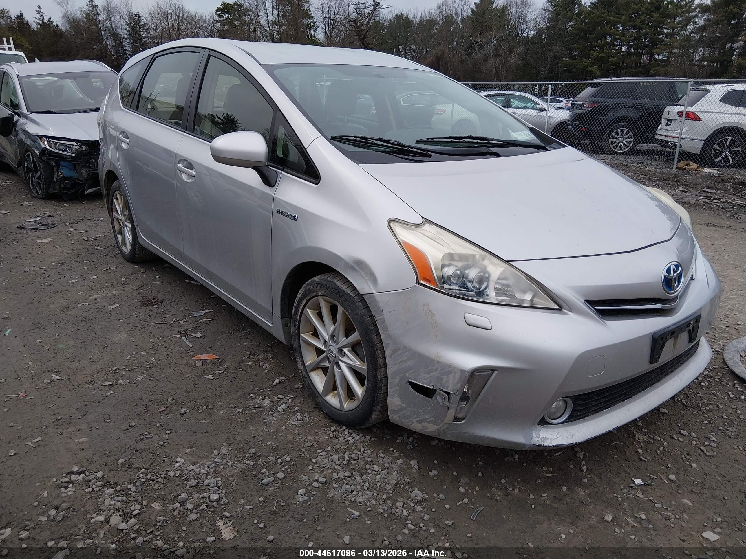 2013 Toyota Prius Five, VIN JTDZN3EU7D3204269 — Front end