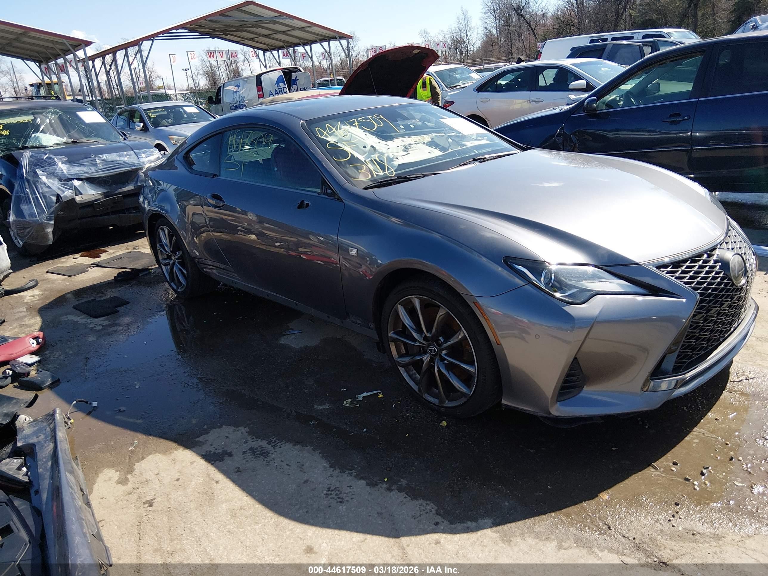 2019 Lexus RC 300 F Sport, VIN JTHHA5BC0K5010245 — Перед