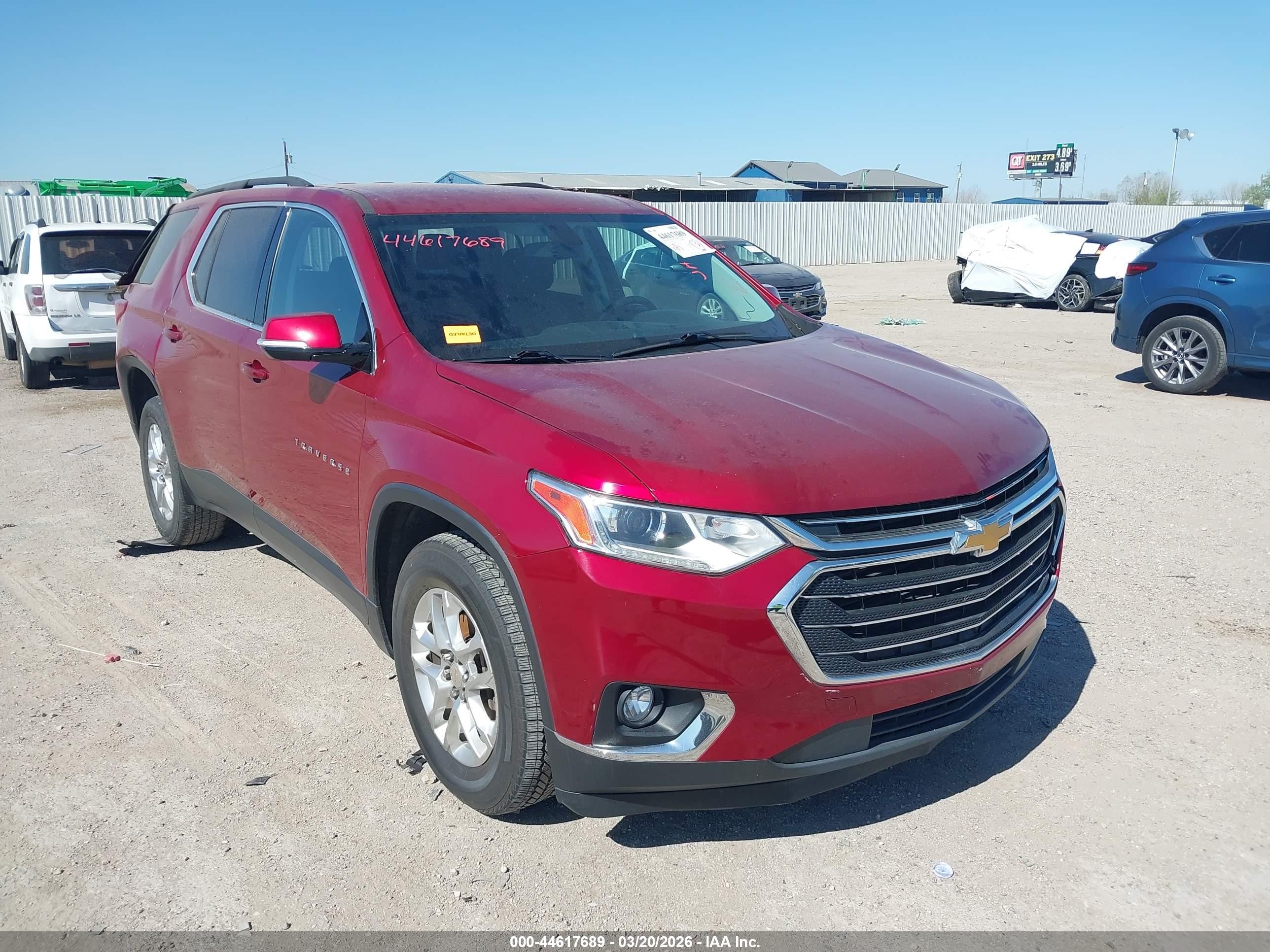 2019 Chevrolet Traverse LT Cloth, VIN 1GNEVGKW6KJ309039 — Rear end