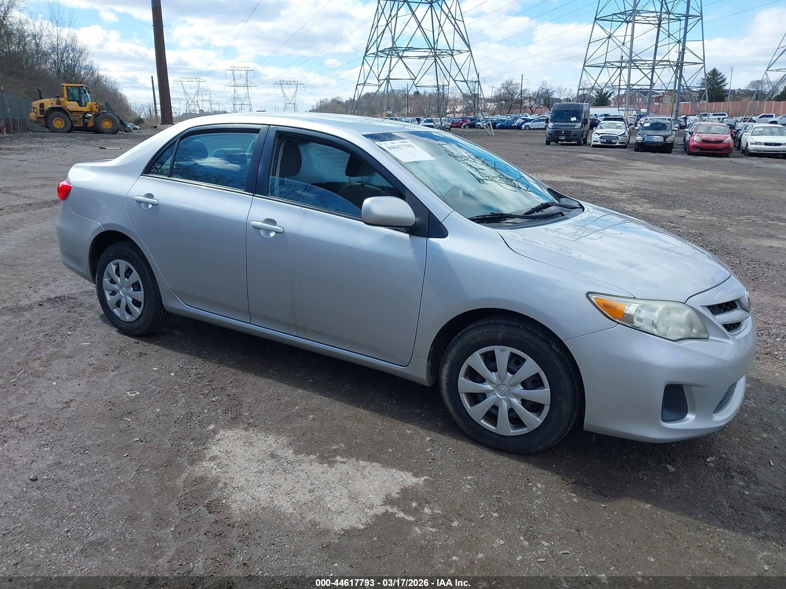 2011 Toyota Corolla LE, VIN 2T1BU4EE5BC597860 — Side