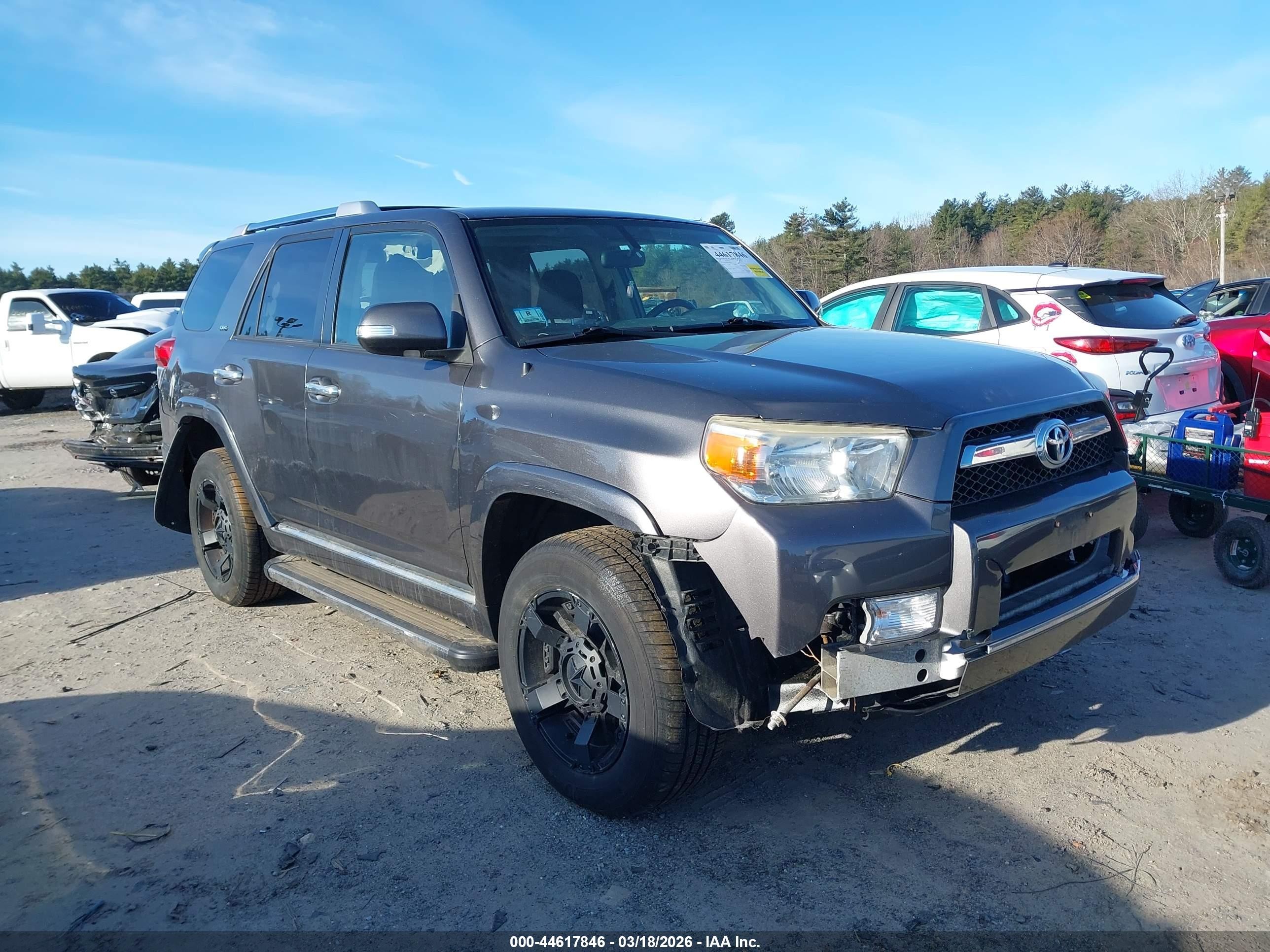 2012 Toyota 4Runner SR5, VIN JTEBU5JR4C5082373 — Front end