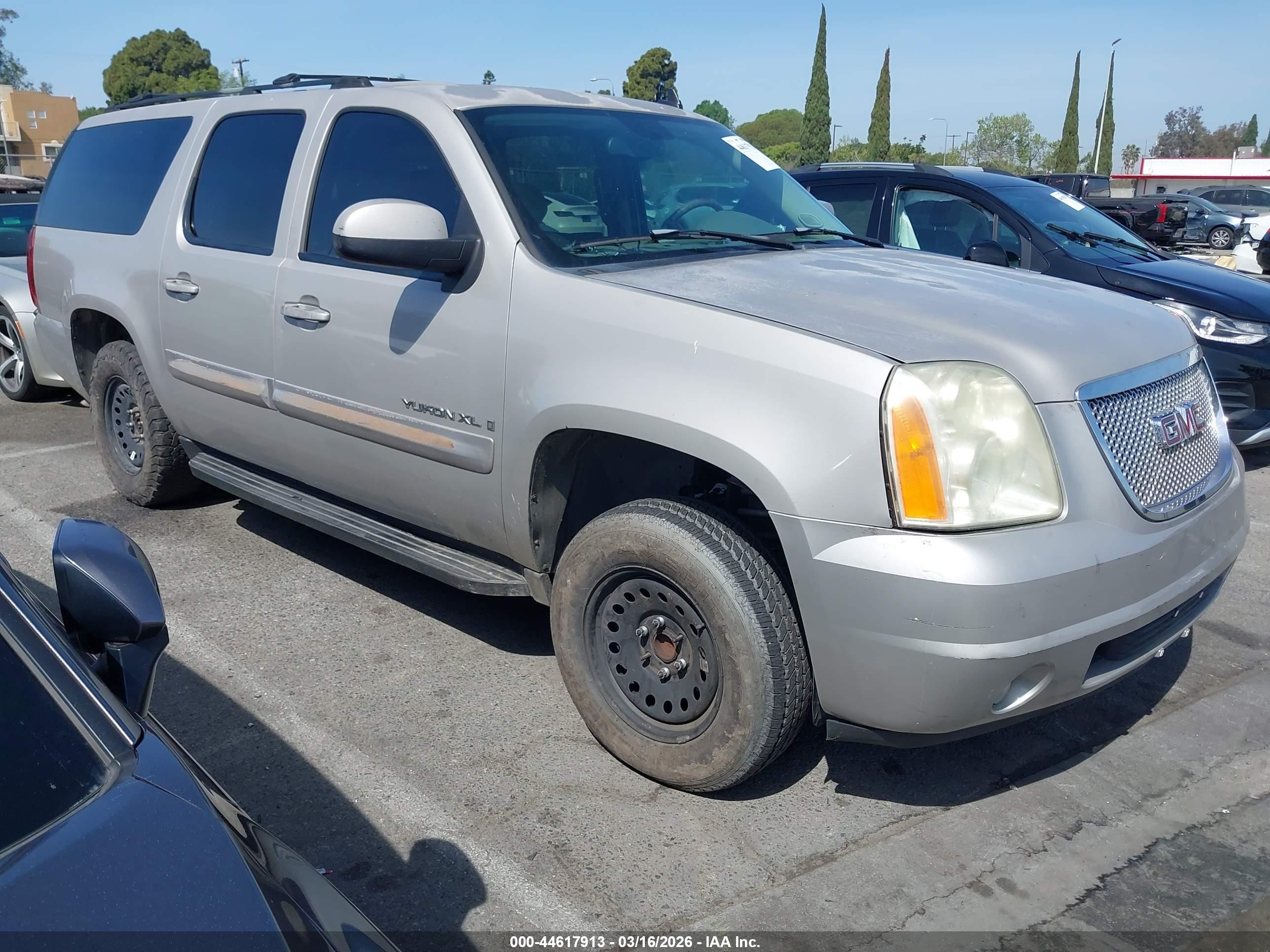 2007 GMC Yukon XL SLT, VIN 1GKFC16J97J248912 — Vandalism