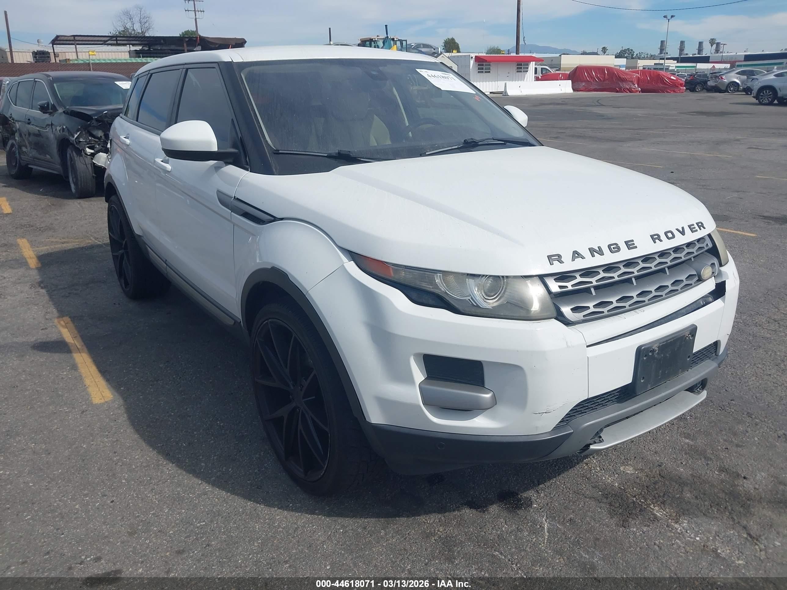 2015 Land Rover Range Rover Evoque Pure, VIN SALVN2BG2FH995252 — Front end