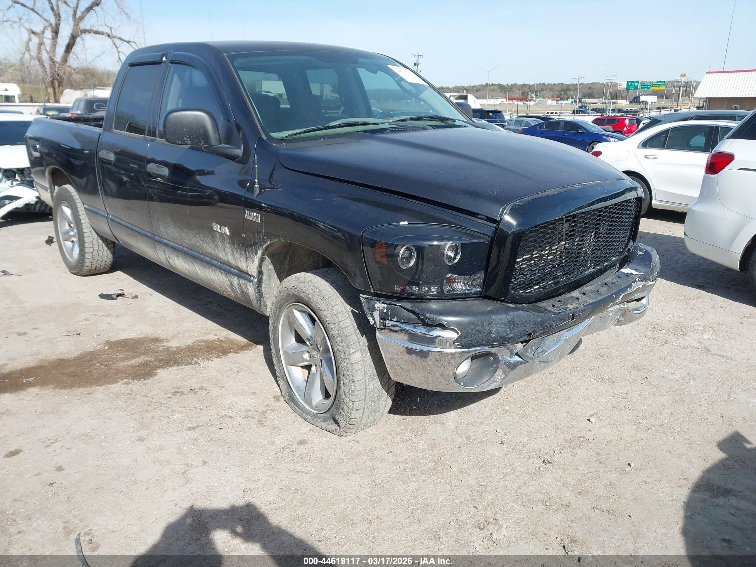 2008 Dodge 1500 Laramie, VIN 1D7HA18278J137346 — Перед