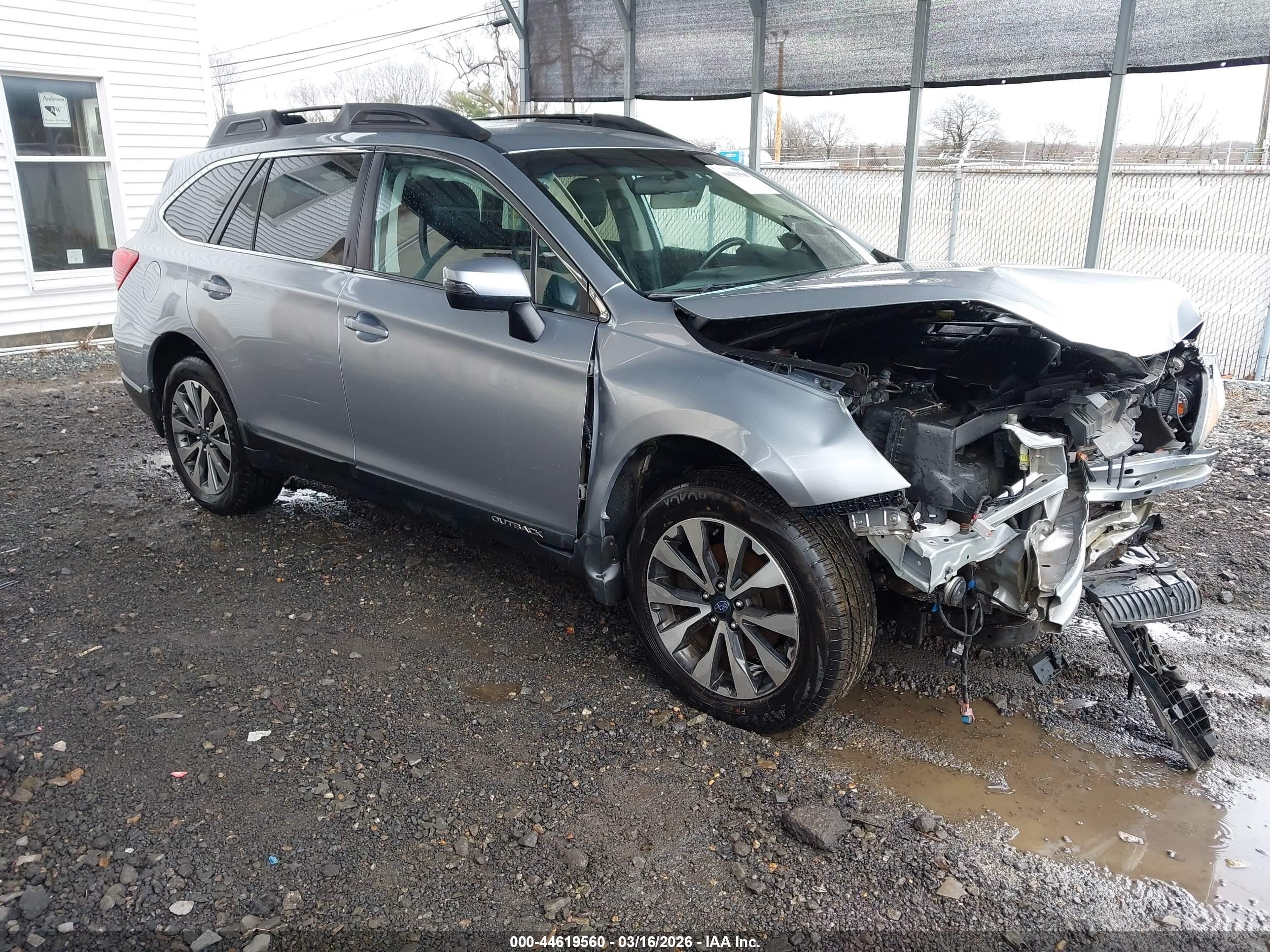 2016 Subaru Outback Limited, VIN 4S4BSEJCXG3263173 — Front end