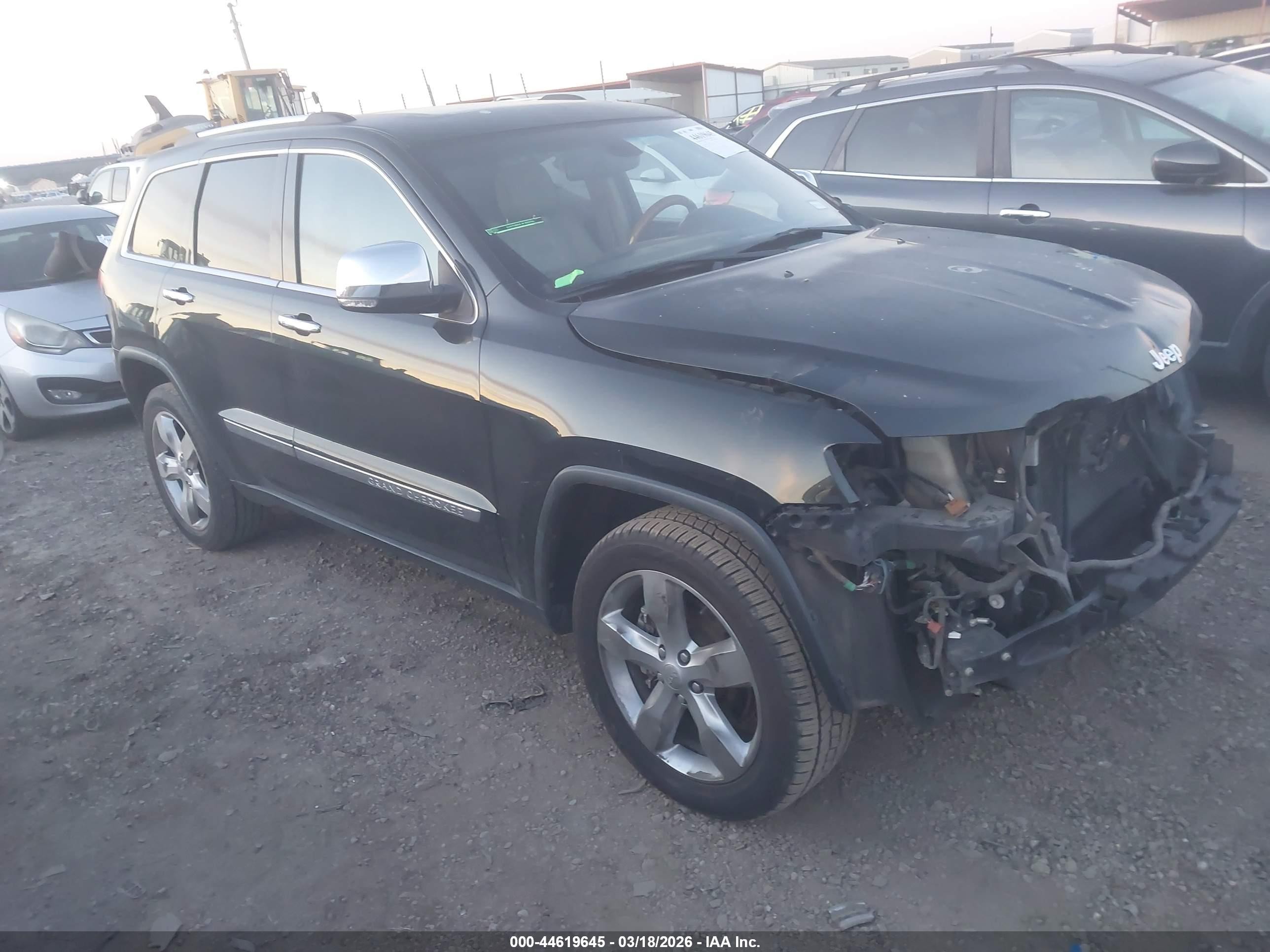 2013 Jeep Grand Cherokee Overland, VIN 1C4RJFCTXDC651816 — Front end
