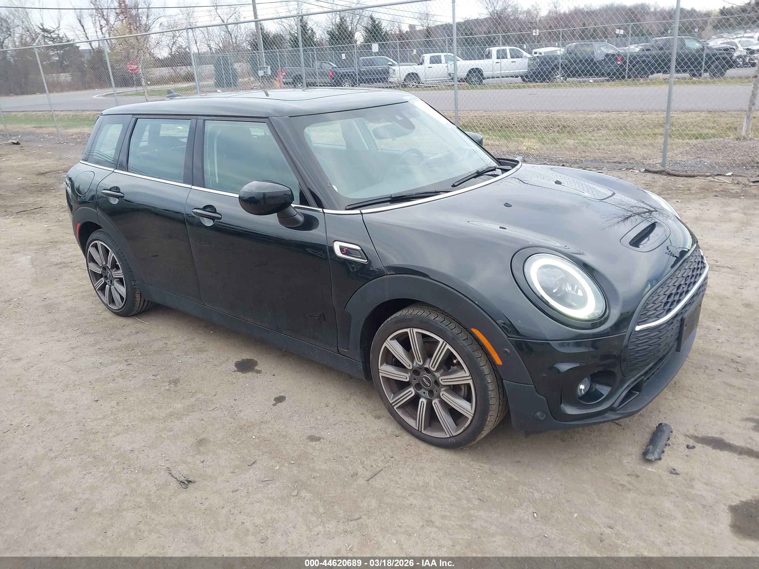 2023 MINI Clubman Cooper S, VIN WMWXJ1C08P2T52106 — Зад