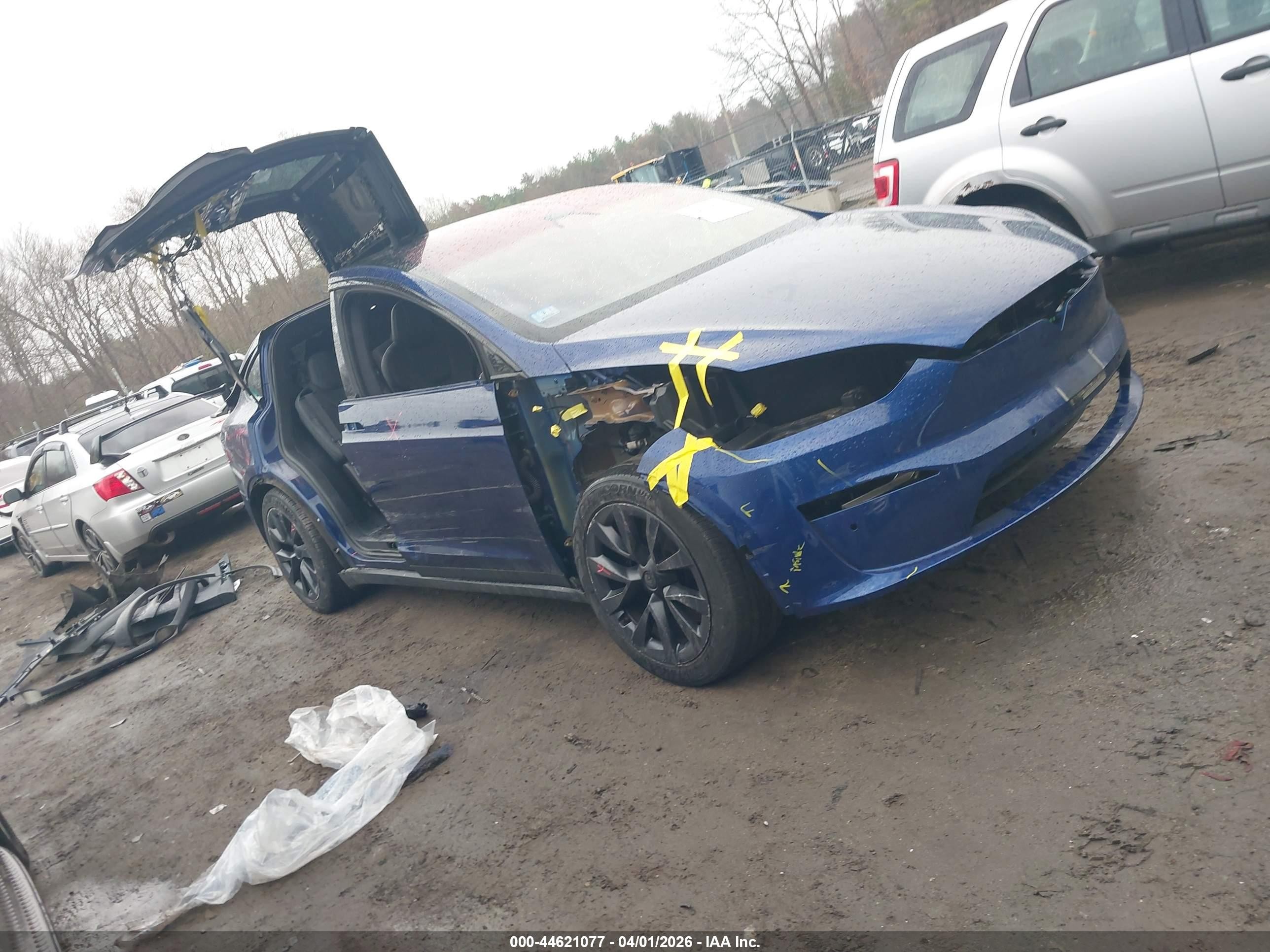 2022 Tesla Model X, VIN 7SAXCDE50NF346305 — Not stated