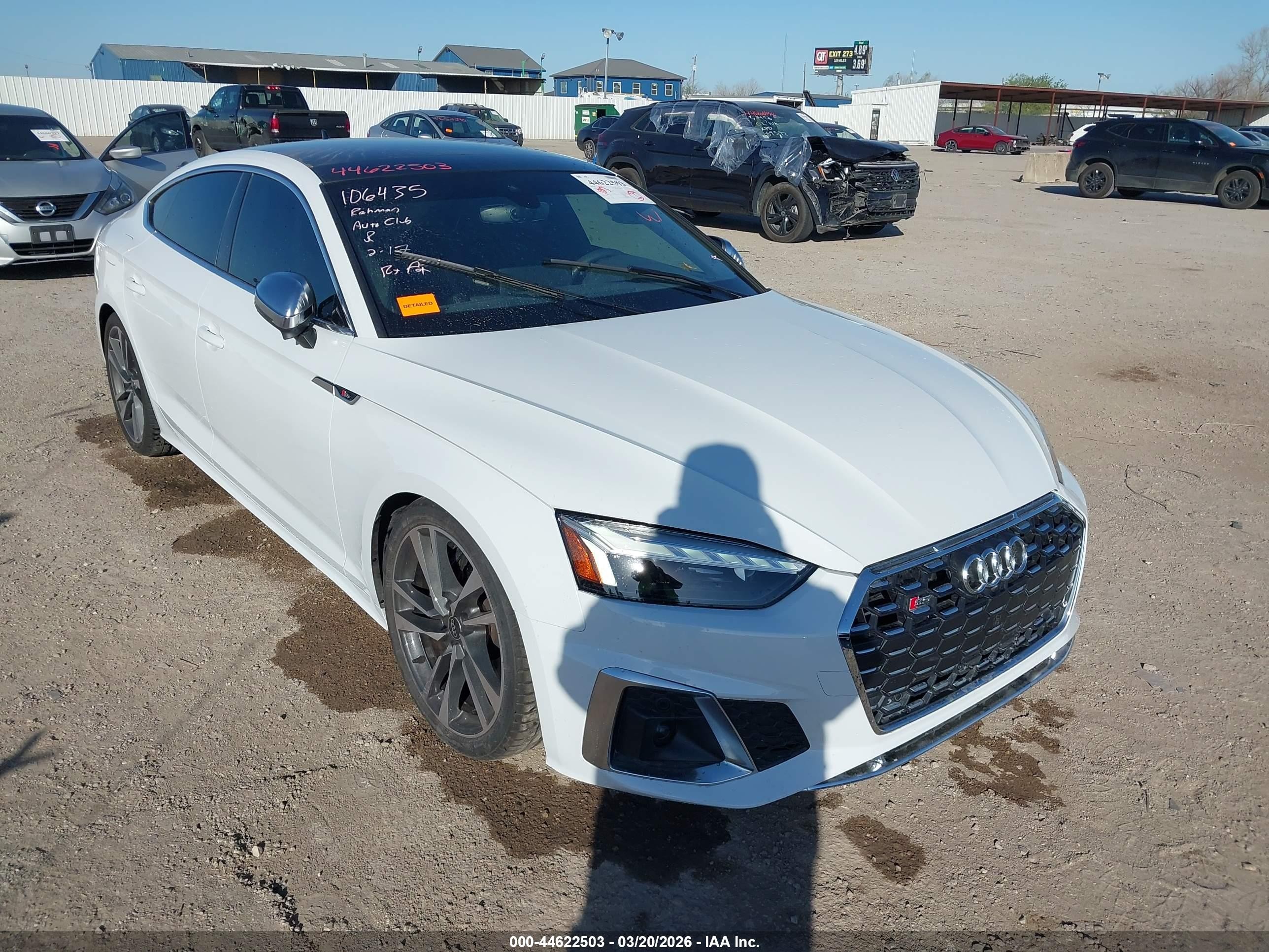 2024 Audi S5 Sportback Premium, VIN WAUA4CF59RA032544 — Перед