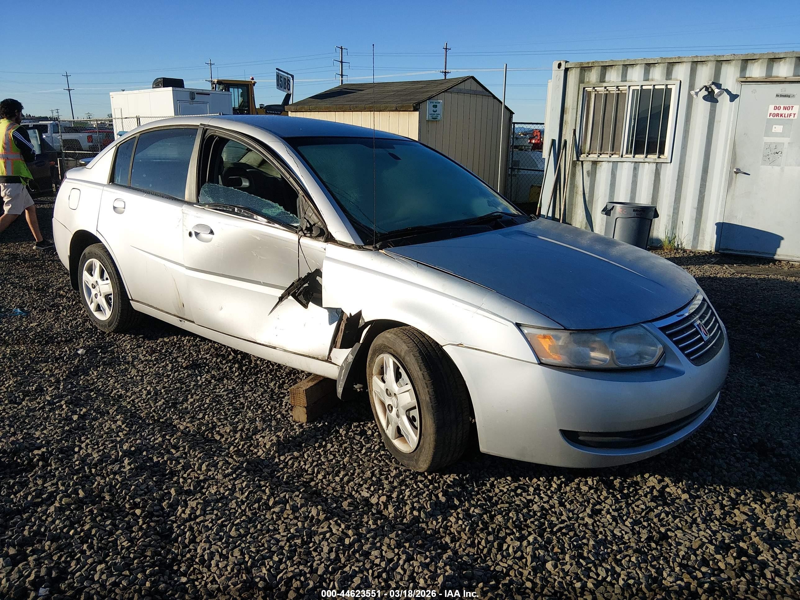 2007 Saturn ION ION 2, VIN 1G8AJ55F27Z200759 — Side
