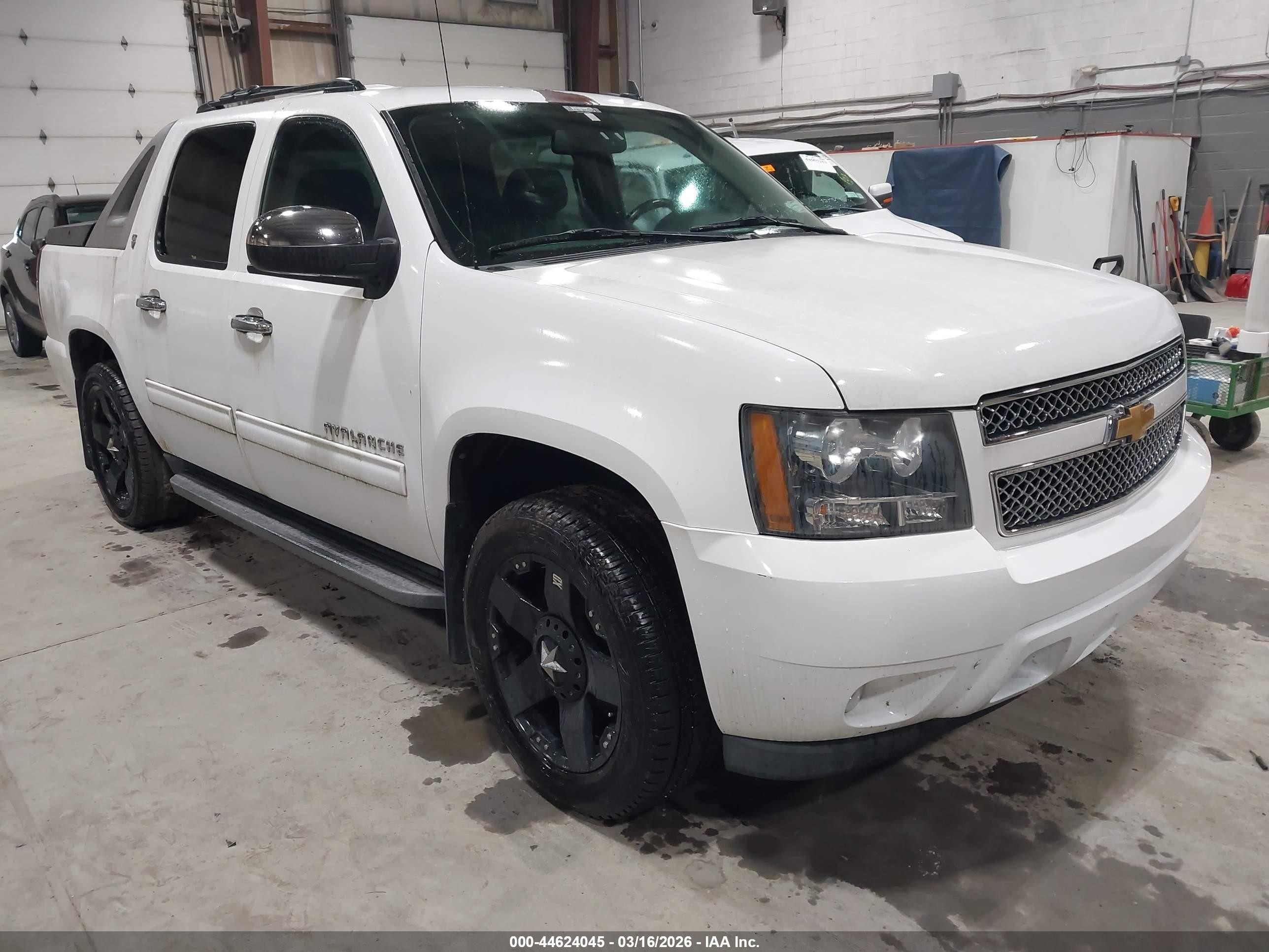 2012 Chevrolet Avalanche LT, VIN 3GNTKFE74CG132007 — По всему кузову