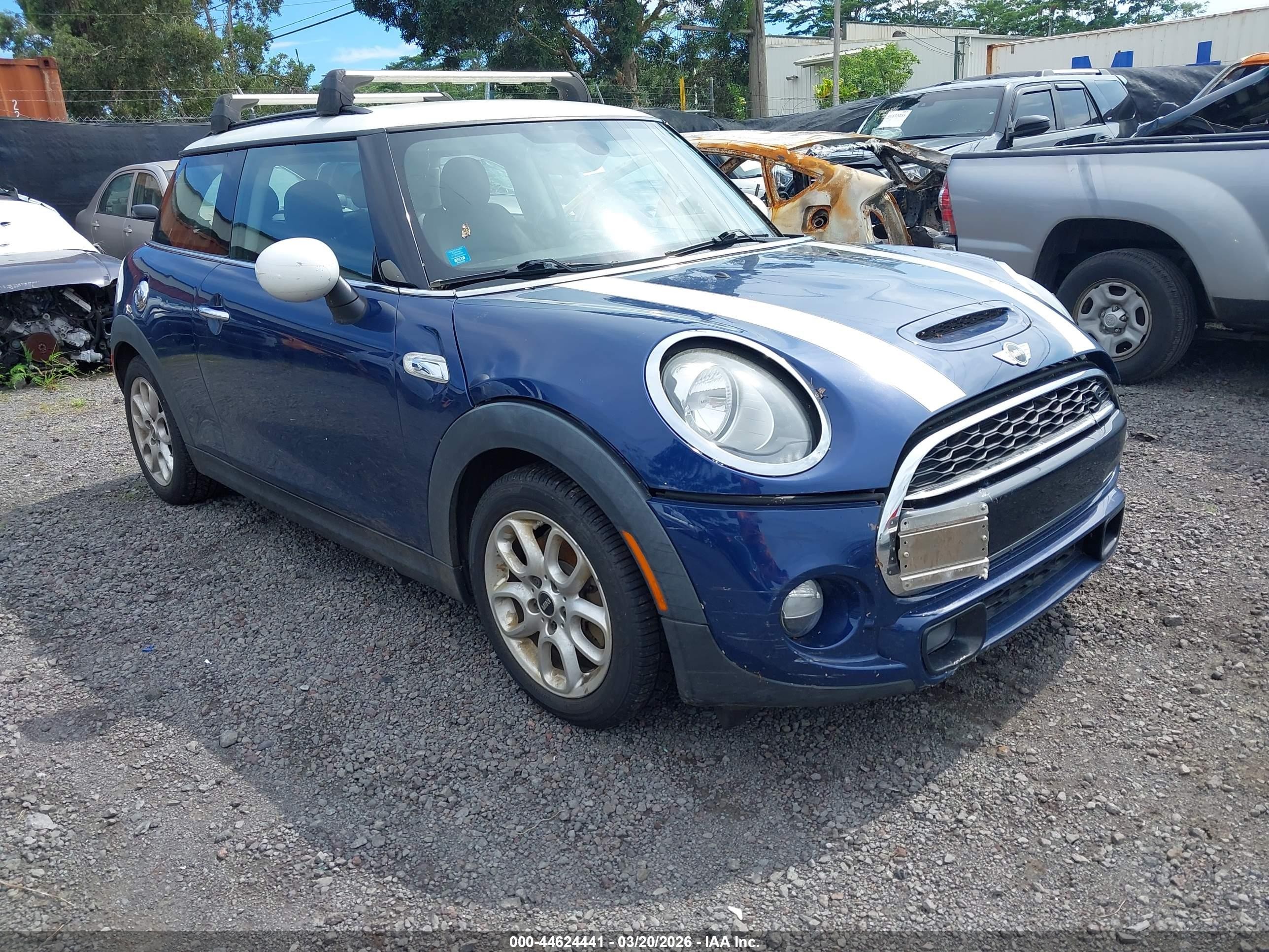2015 MINI Hardtop S, VIN WMWXP7C50F2A59959 — Днище
