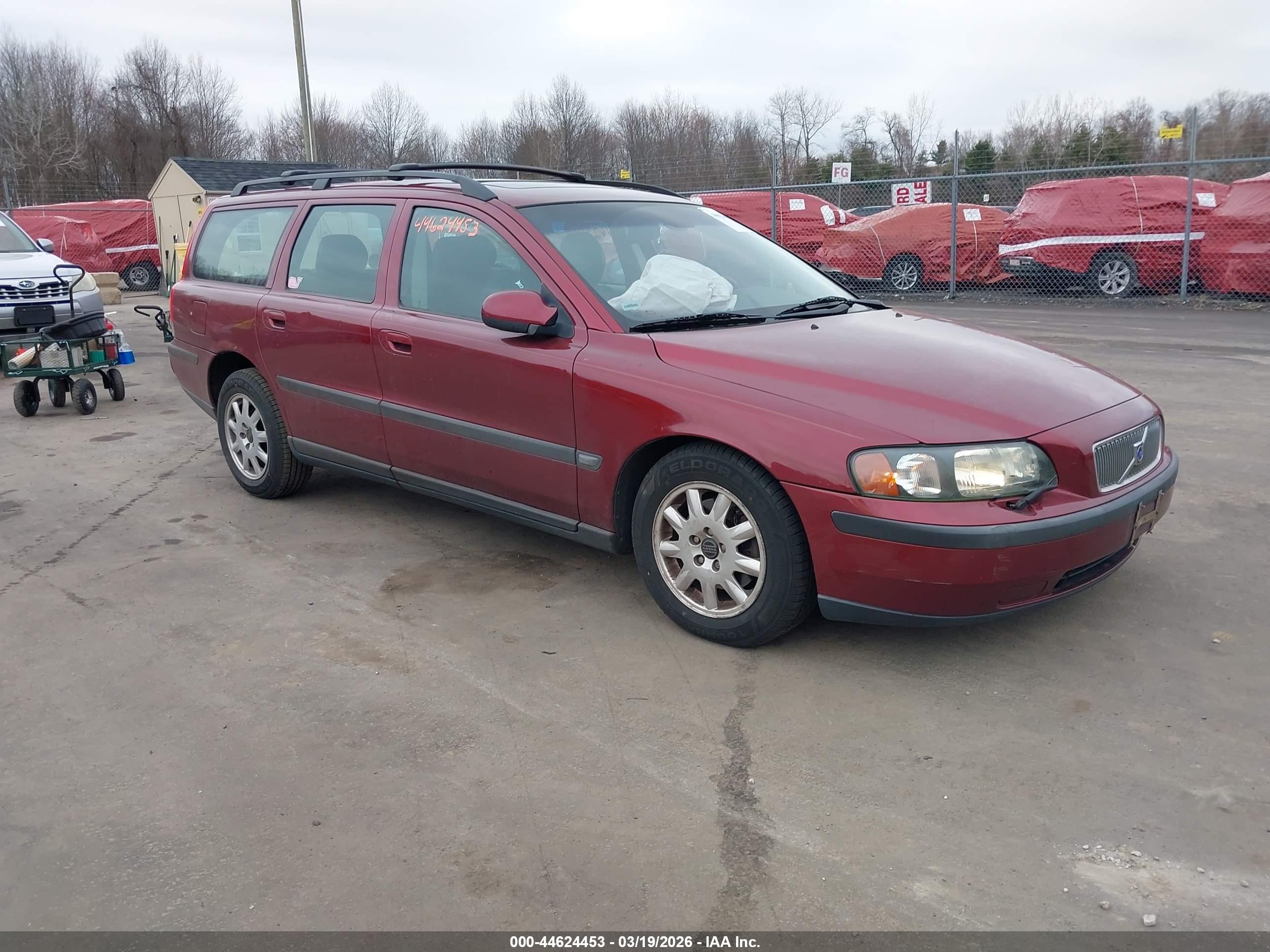 2003 Volvo V70 2.4L, VIN YV1SW61T032329657 — Перед