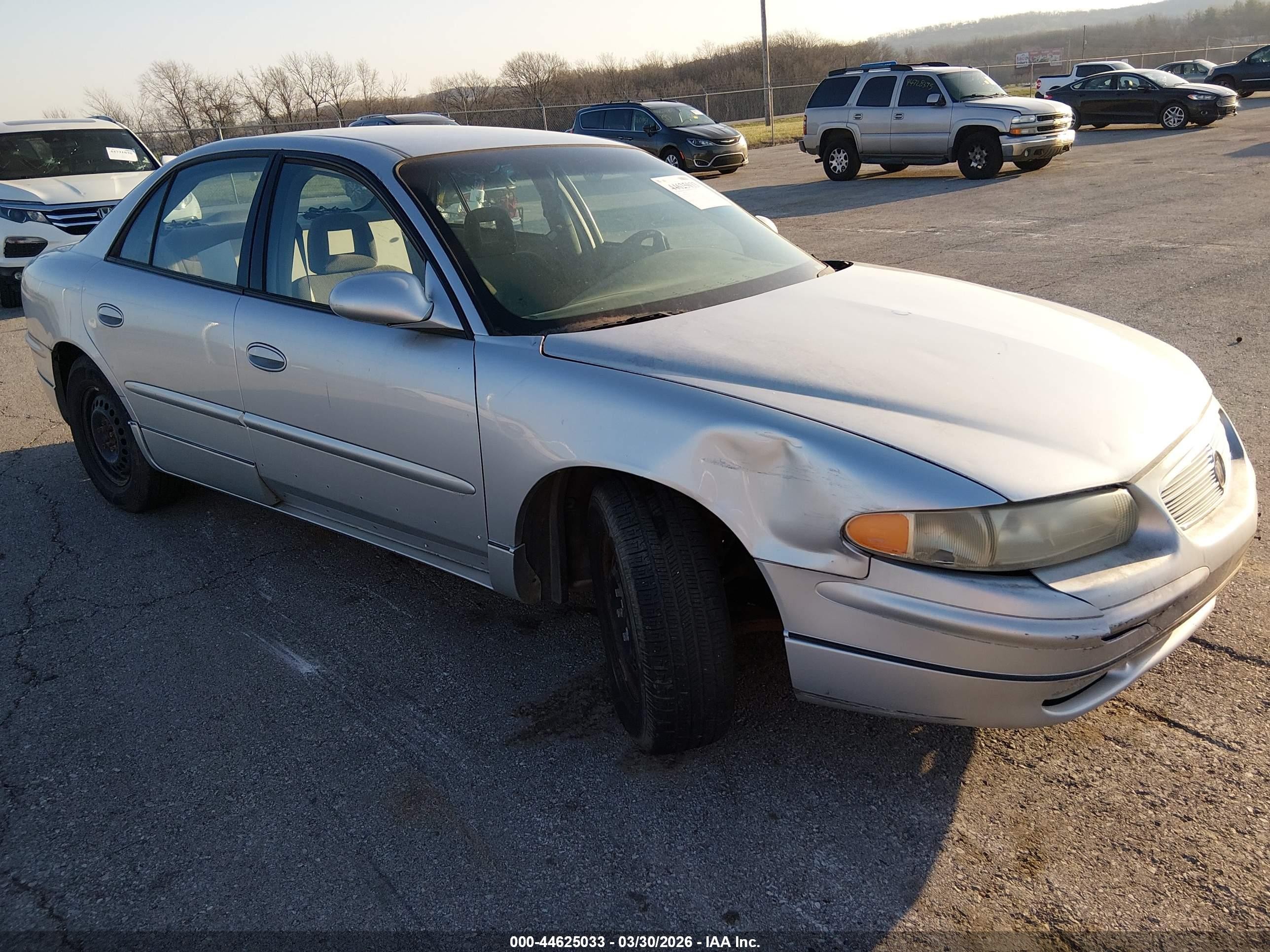 2003 Buick Regal LS, VIN 2G4WB52K231135145 — Front end