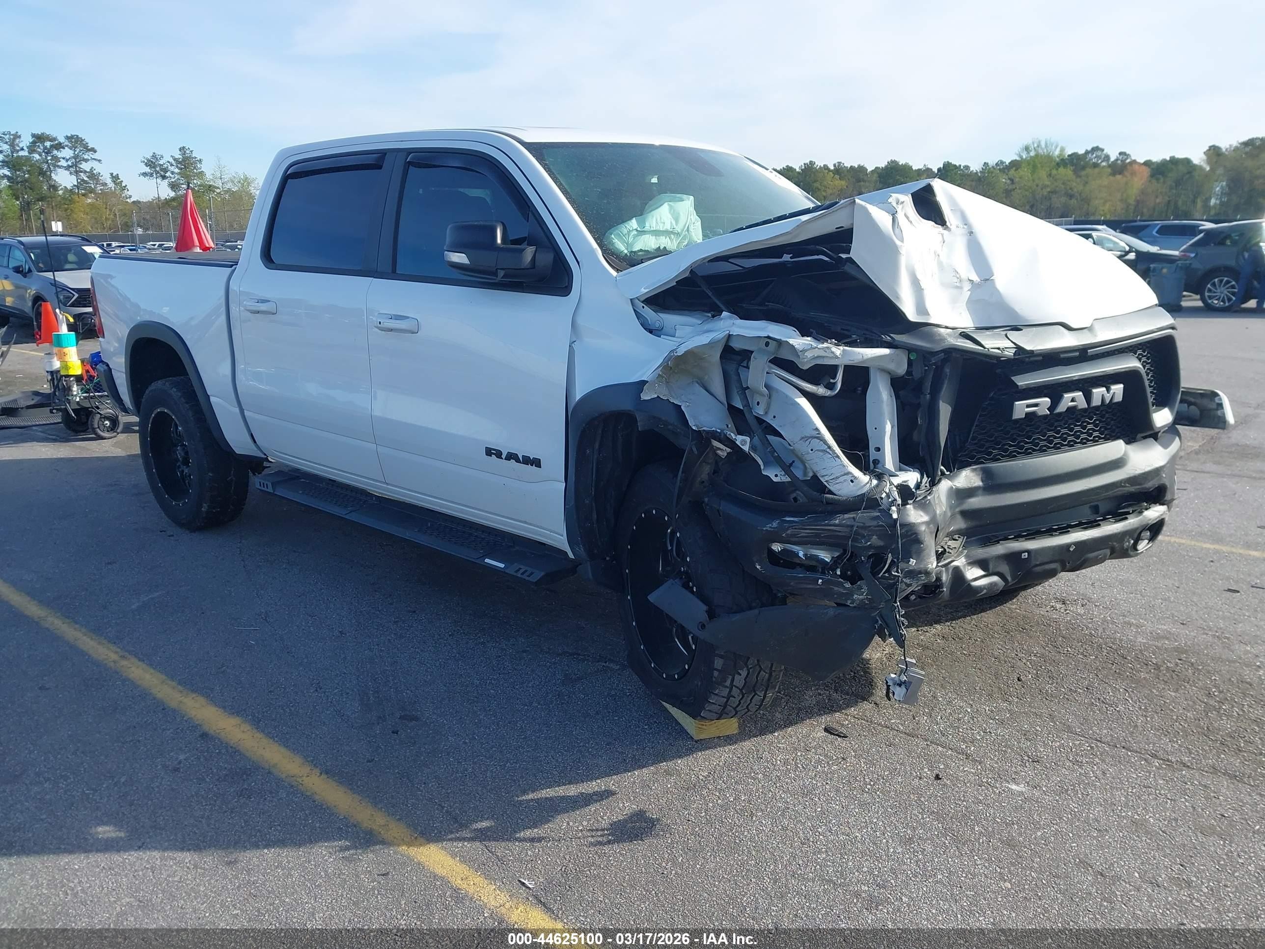 2020 Ram 1500 Rebel, VIN 1C6SRFLT3LN126326 — Front end