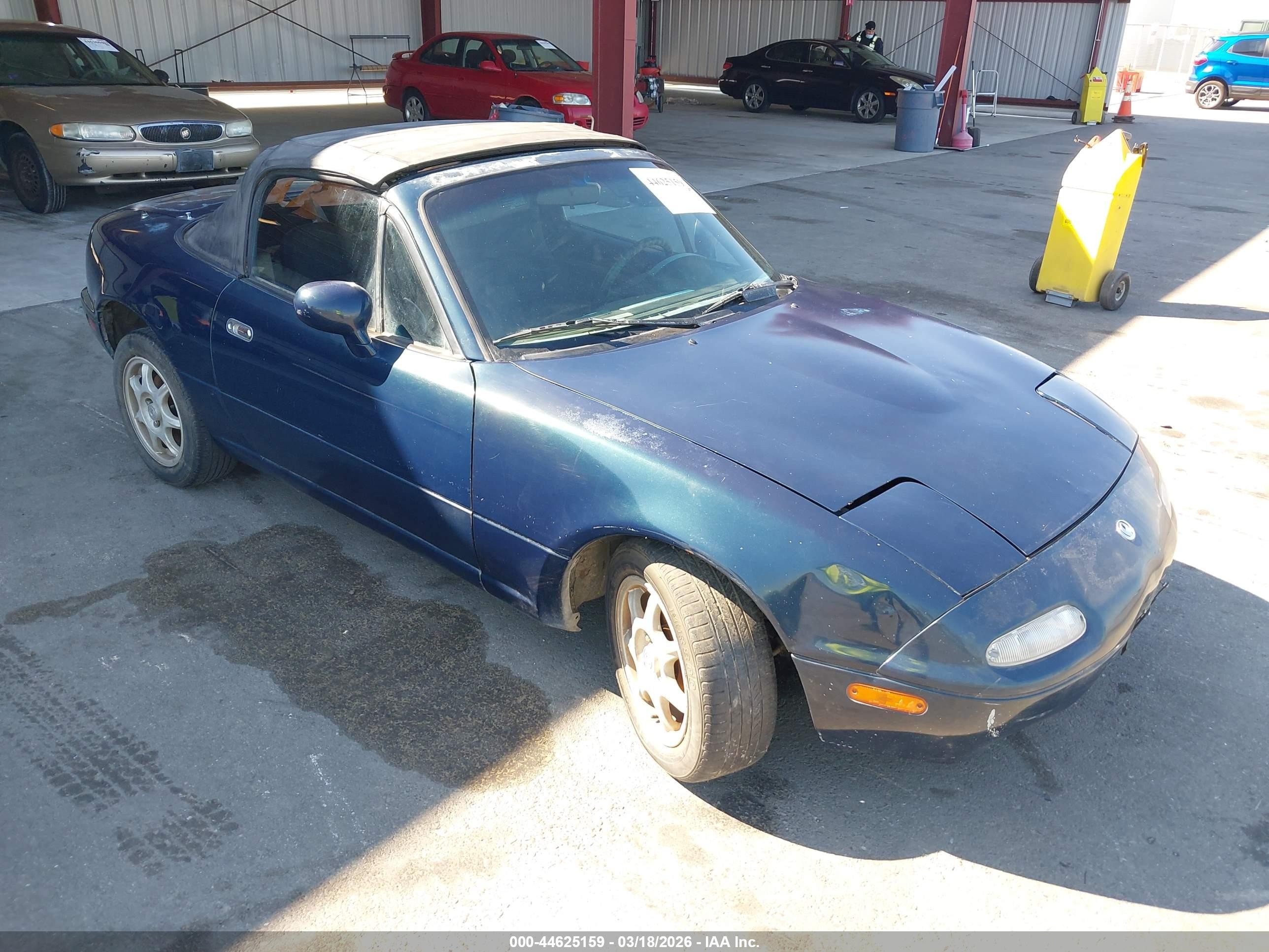 1995 Mazda MX-5 Miata, VIN JM1NA3538S0618662 — Rear end