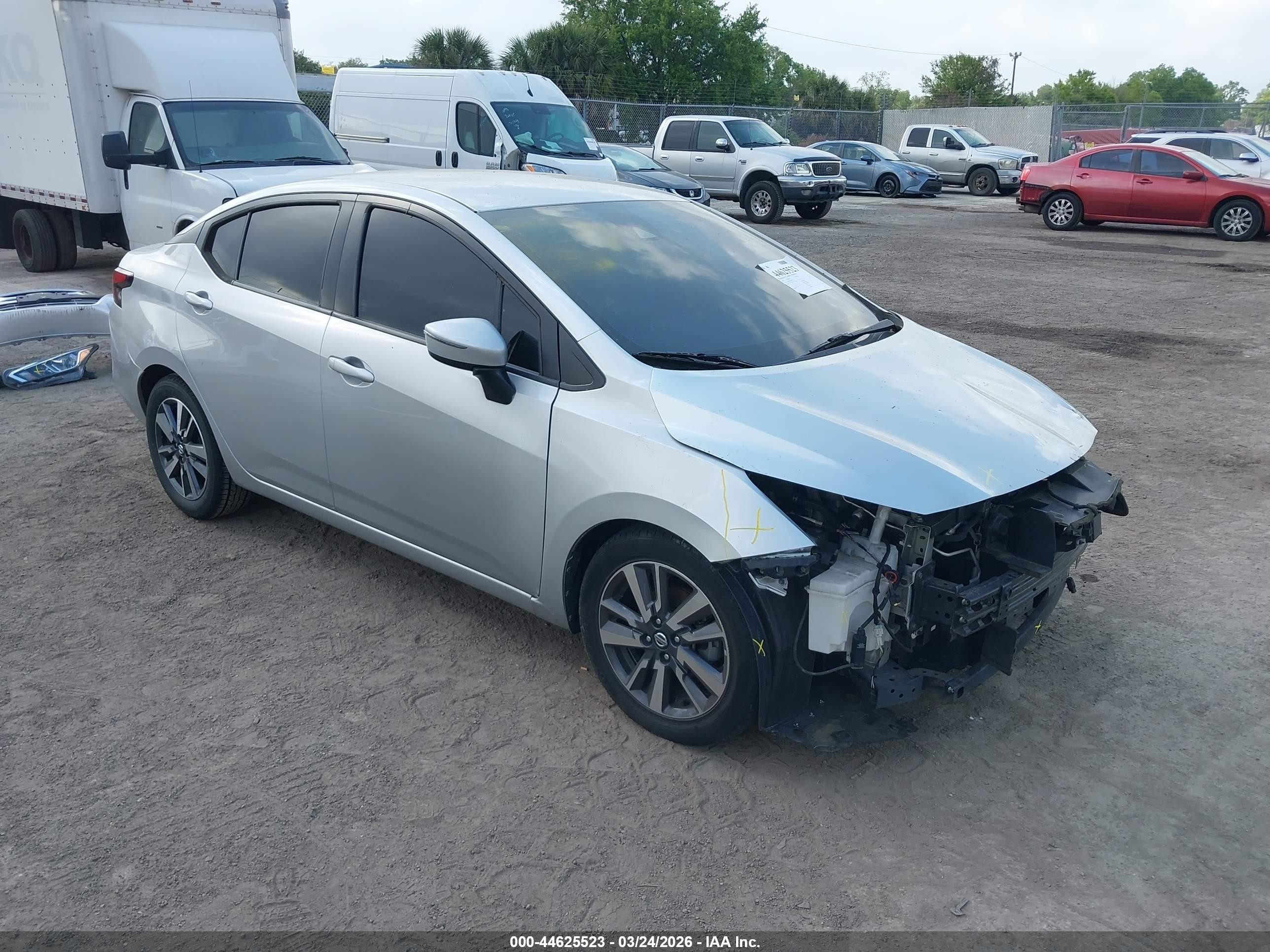 2020 Nissan Versa SV, VIN 3N1CN8EV9LL808178 — Фото с аукциона