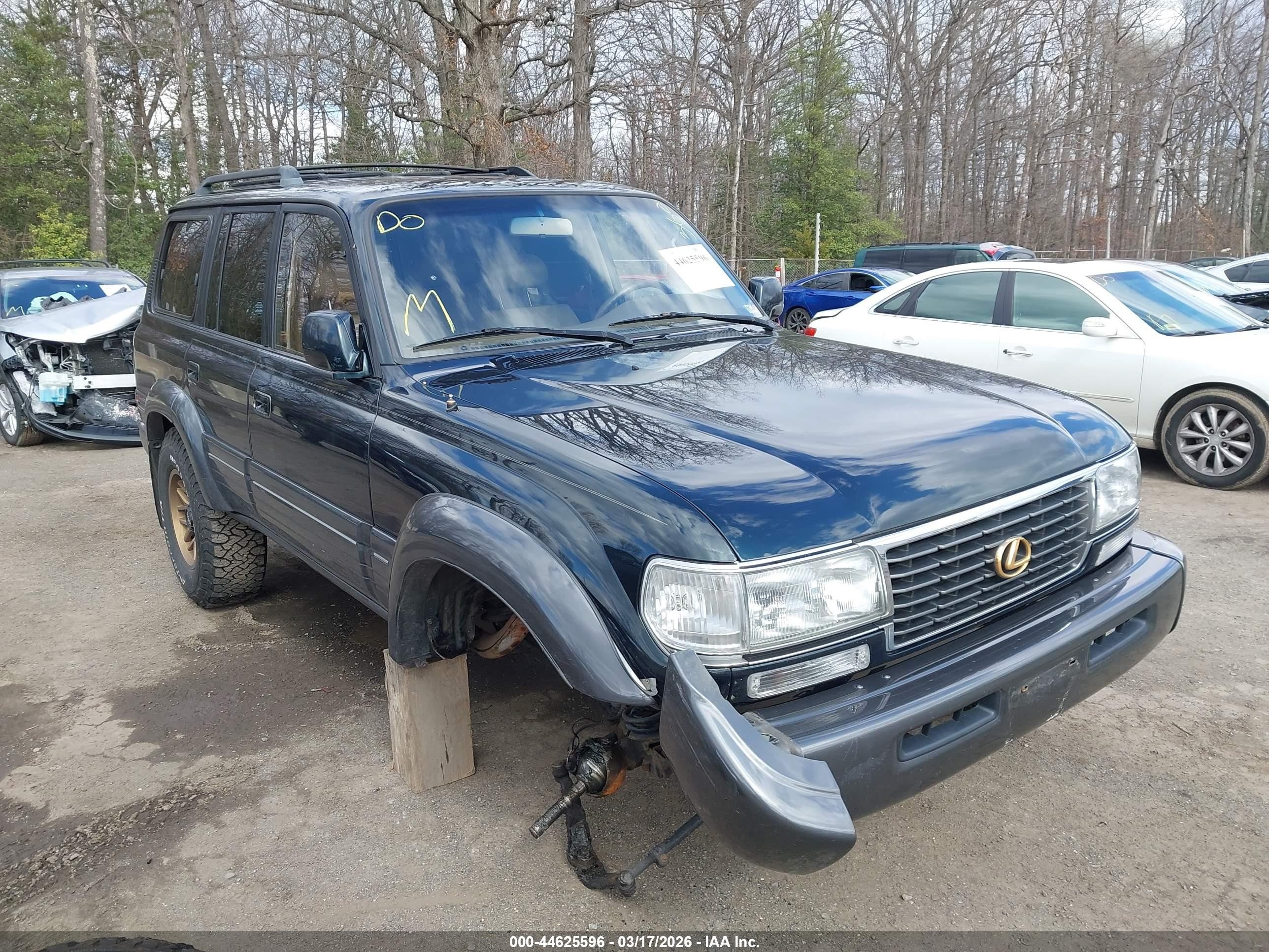 1996 Lexus LX 450, VIN JT6HJ88J2T0129381 — Side
