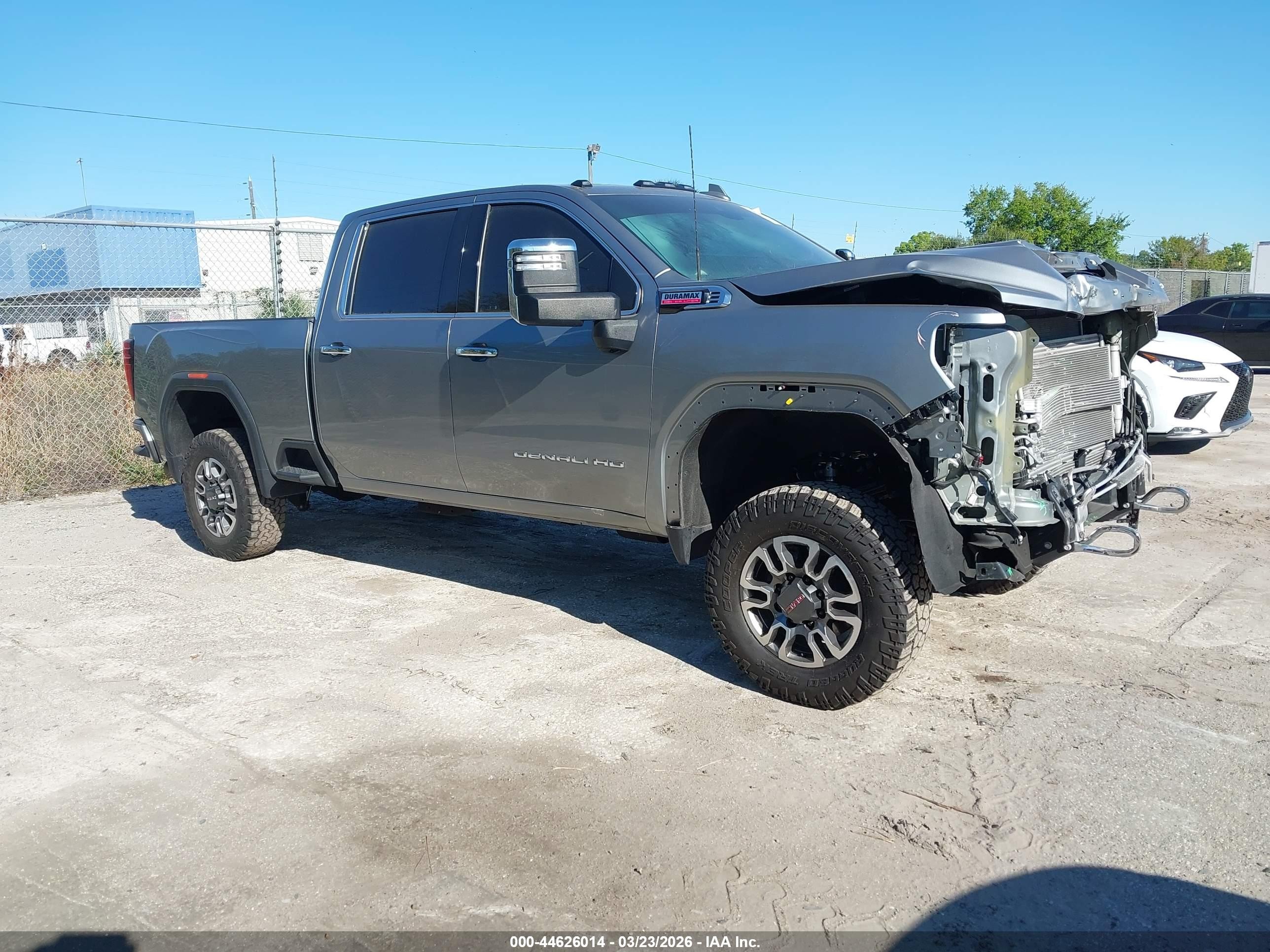2024 GMC Sierra 2500HD Denali, VIN 1GT19REY0RF327876 — Front end