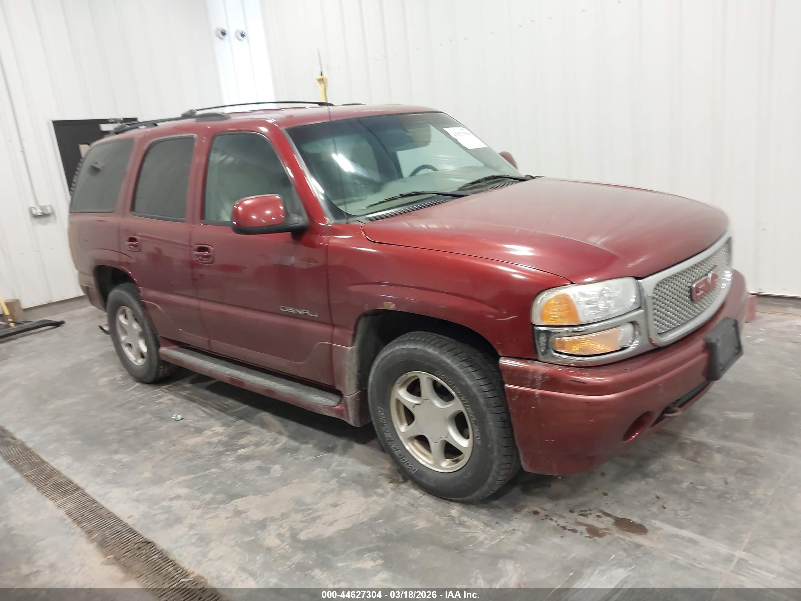 2001 GMC Yukon Denali, VIN 1GKEK63U11J212276 — Front end