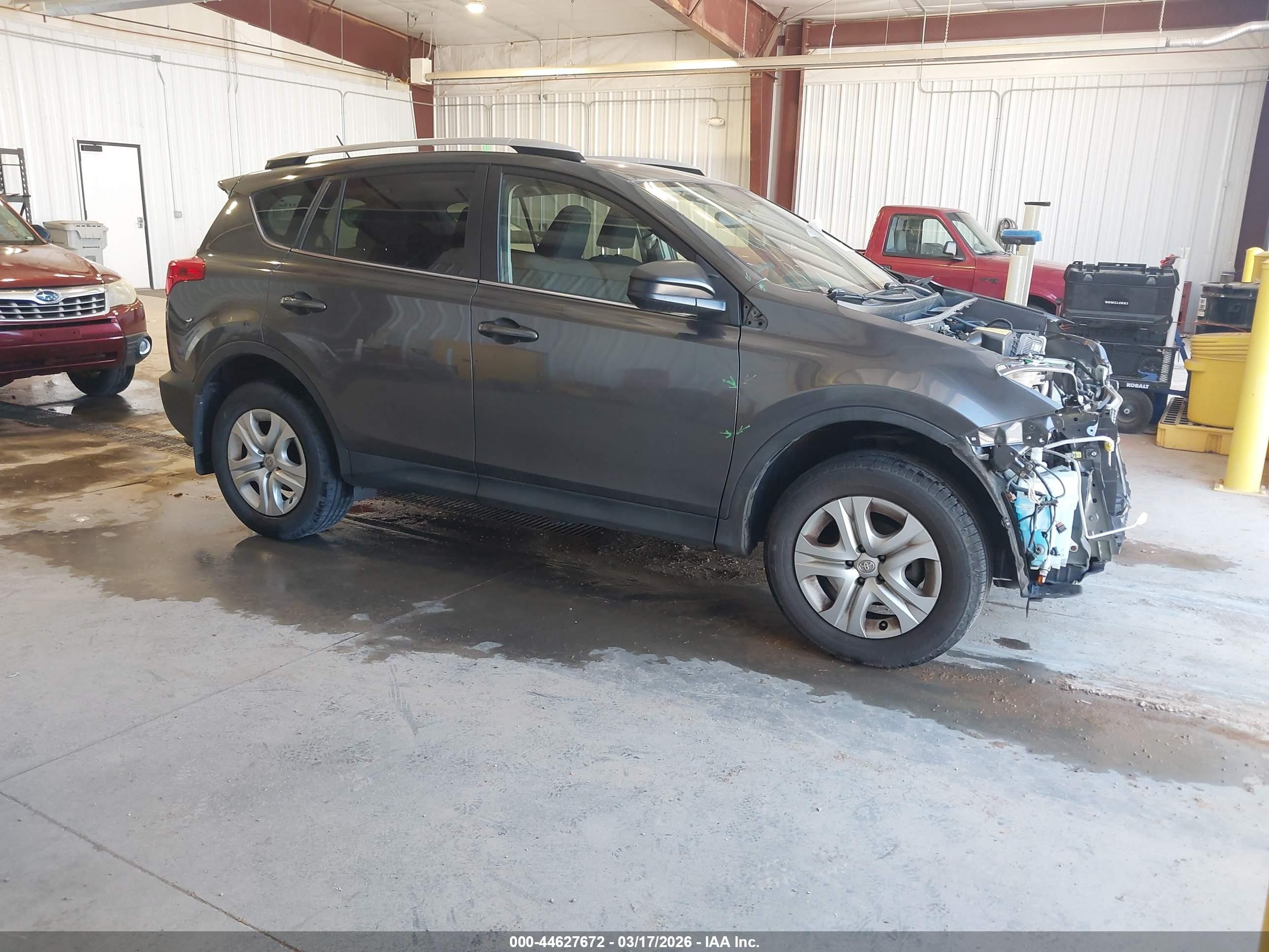 2014 Toyota RAV4 LE, VIN JTMBFREV0ED055709 — Front end