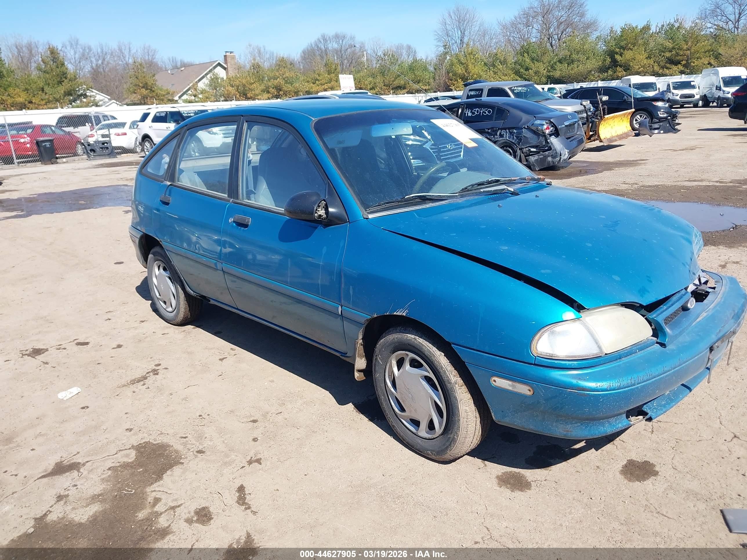 1995 Ford Aspire, VIN KNJLT06H6S6132937 — Front end