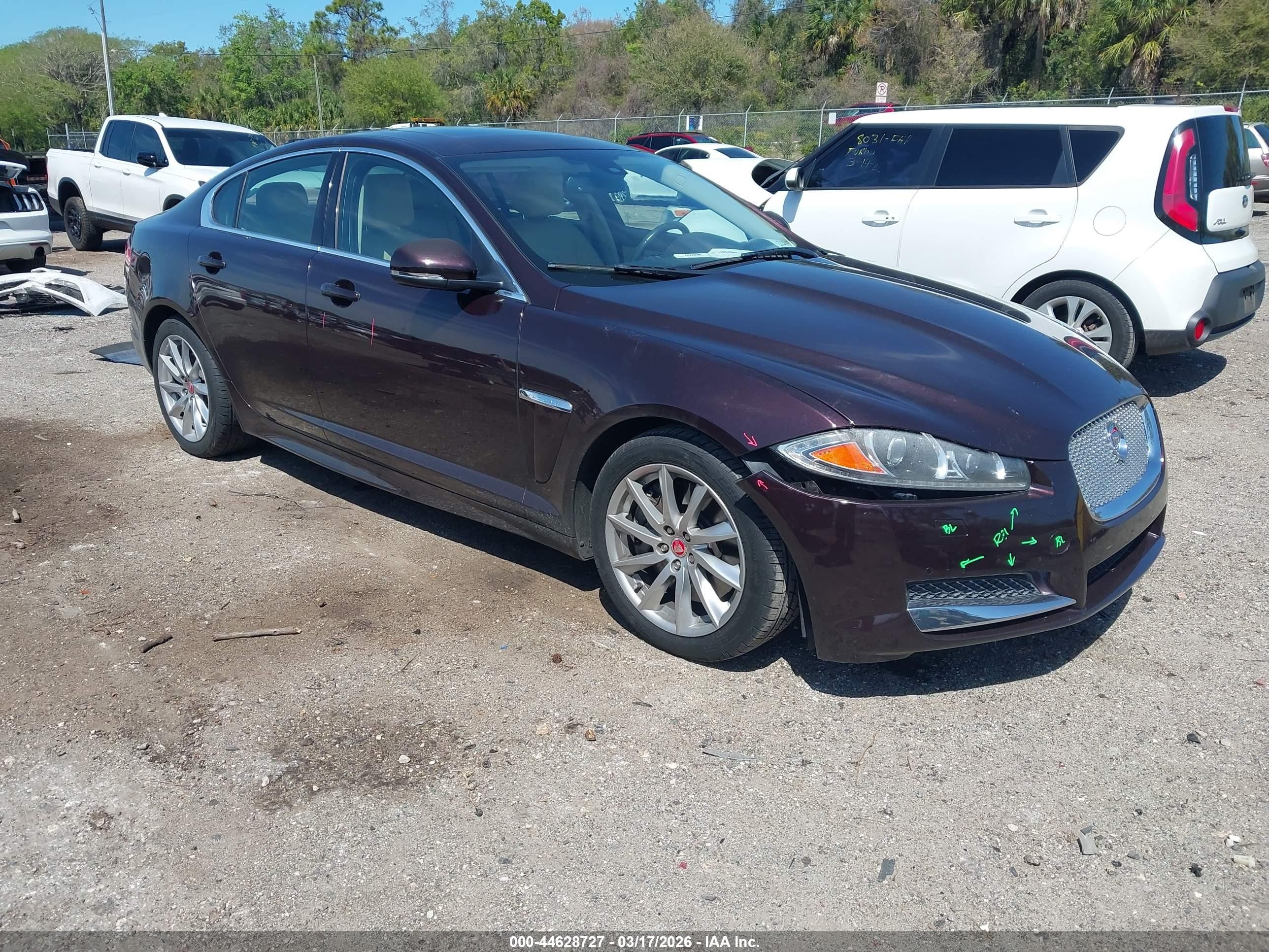 2015 Jaguar XF T Premium, VIN SAJWA0FSXFPU48490 — Front end