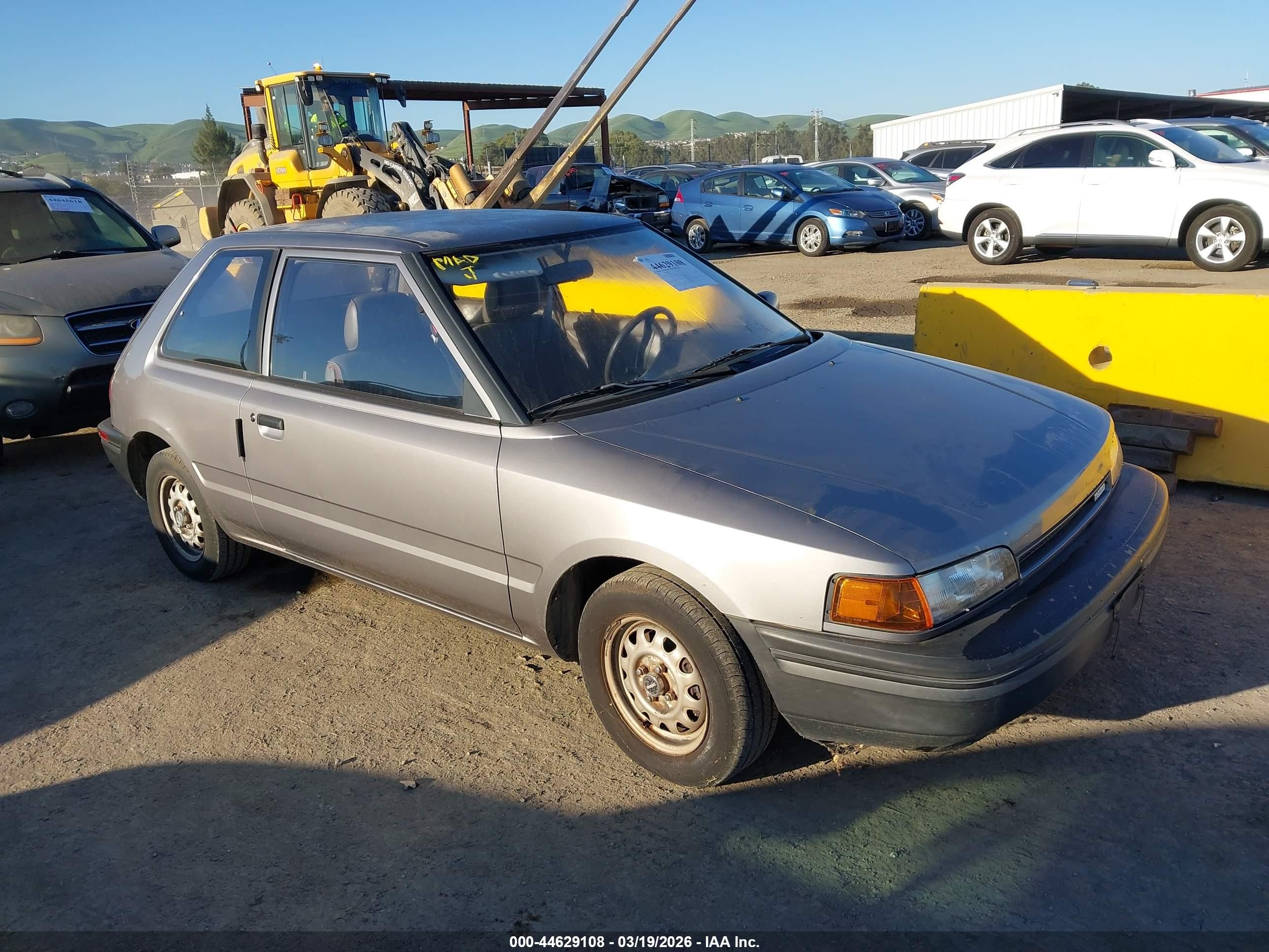 1991 Mazda 323, VIN JM1BG2323M0273629 — Normal wear