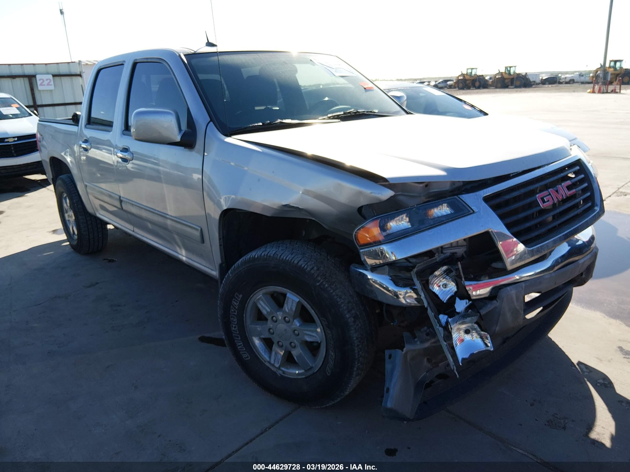 2011 GMC Canyon SLT, VIN 1GTH6NFEXB8112519 — Front end