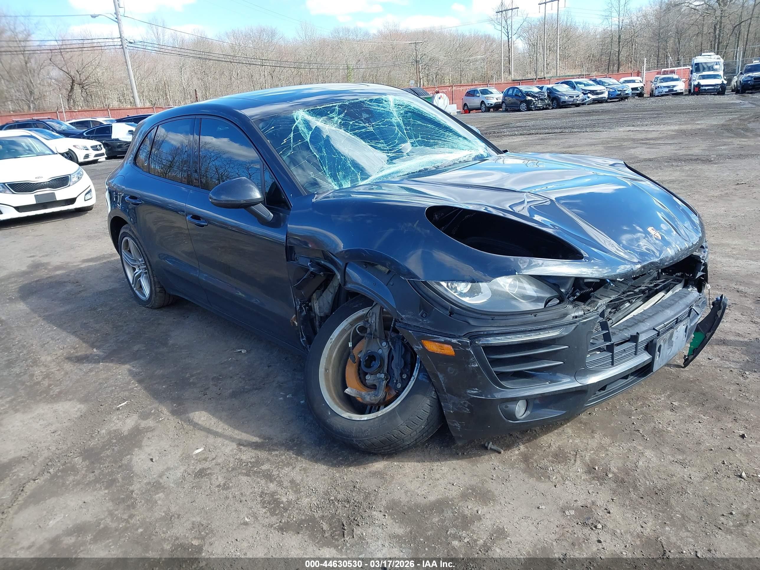 2017 Porsche Macan, VIN WP1AA2A56HLB04377 — Front end