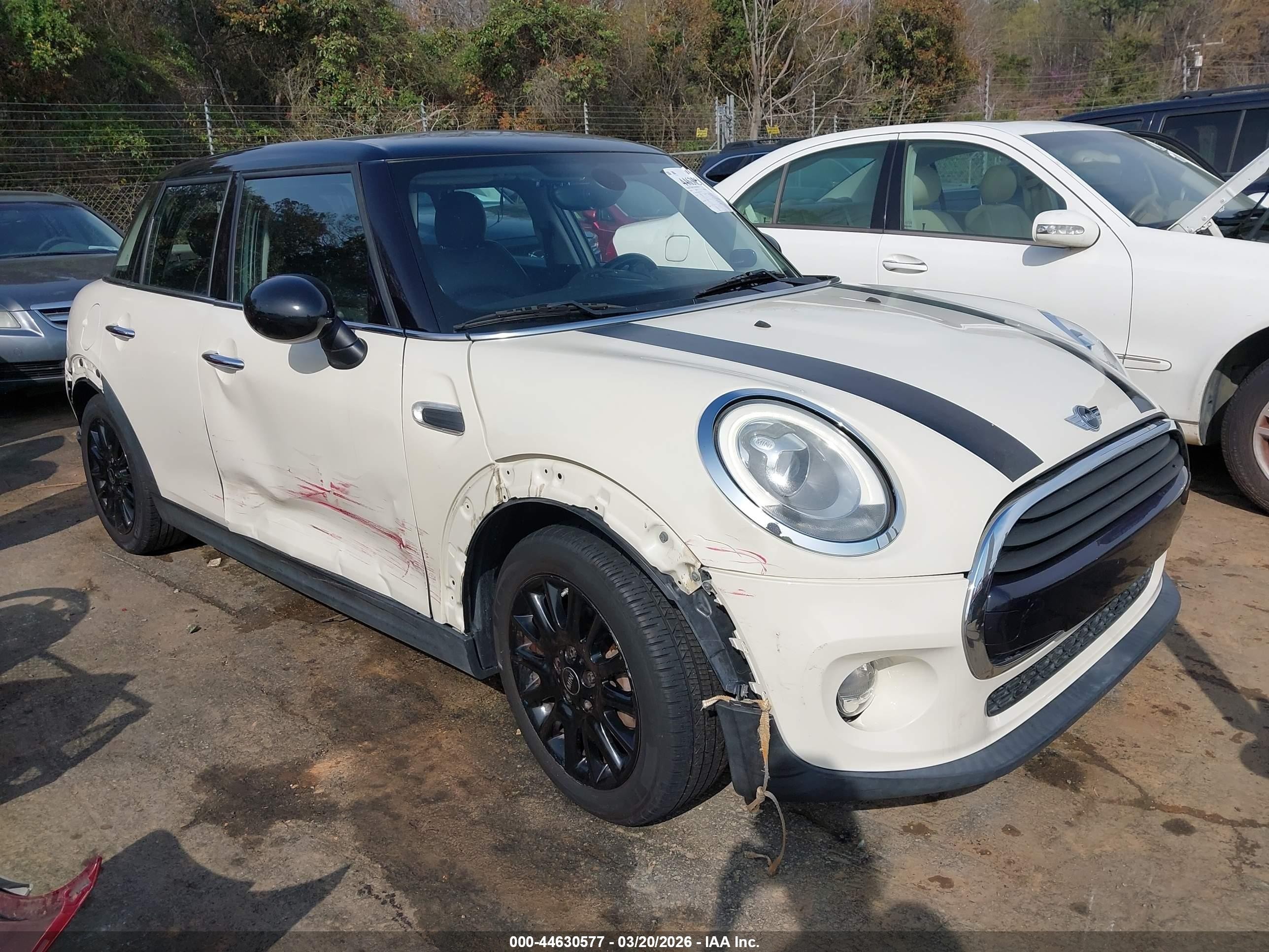 2018 MINI Hardtop 4 Door Cooper, VIN WMWXU1C57J2F79560 — Side