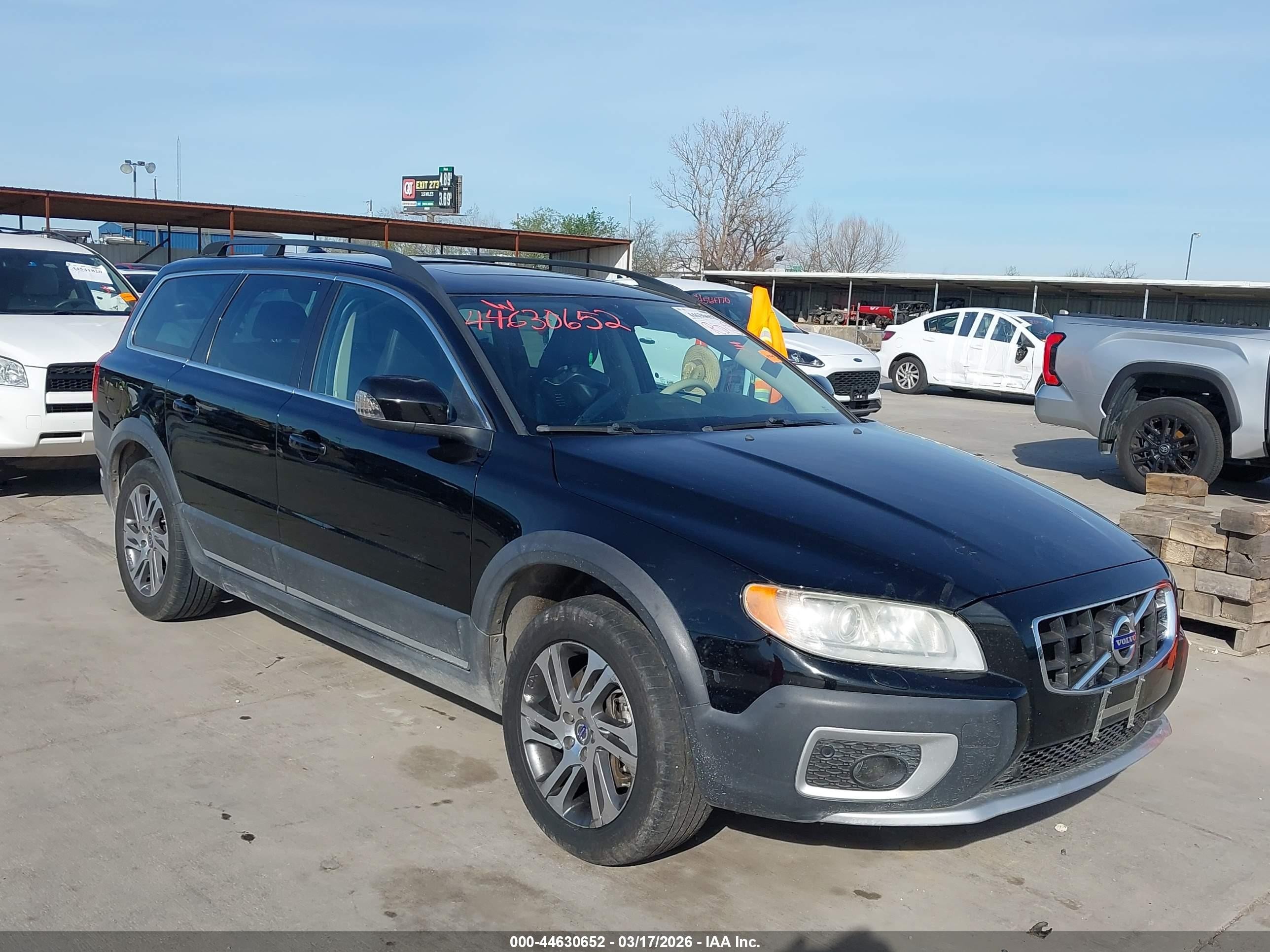 2013 Volvo XC70 3.2L, VIN YV4952BL1D1152054 — Undercarriage