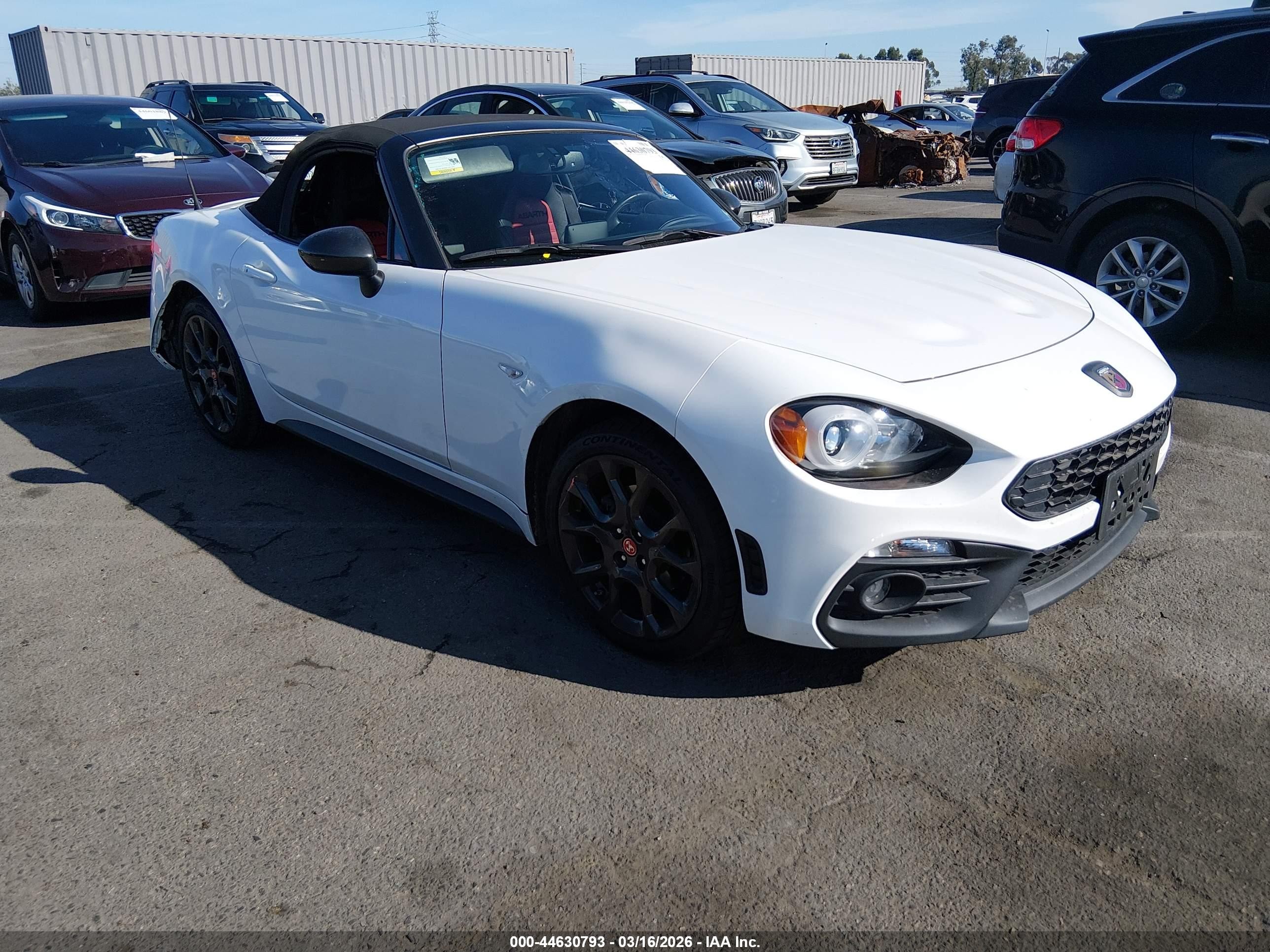 2018 FIAT 124 Spider Classica, VIN JC1NFAEK9J0138980 — Rear end
