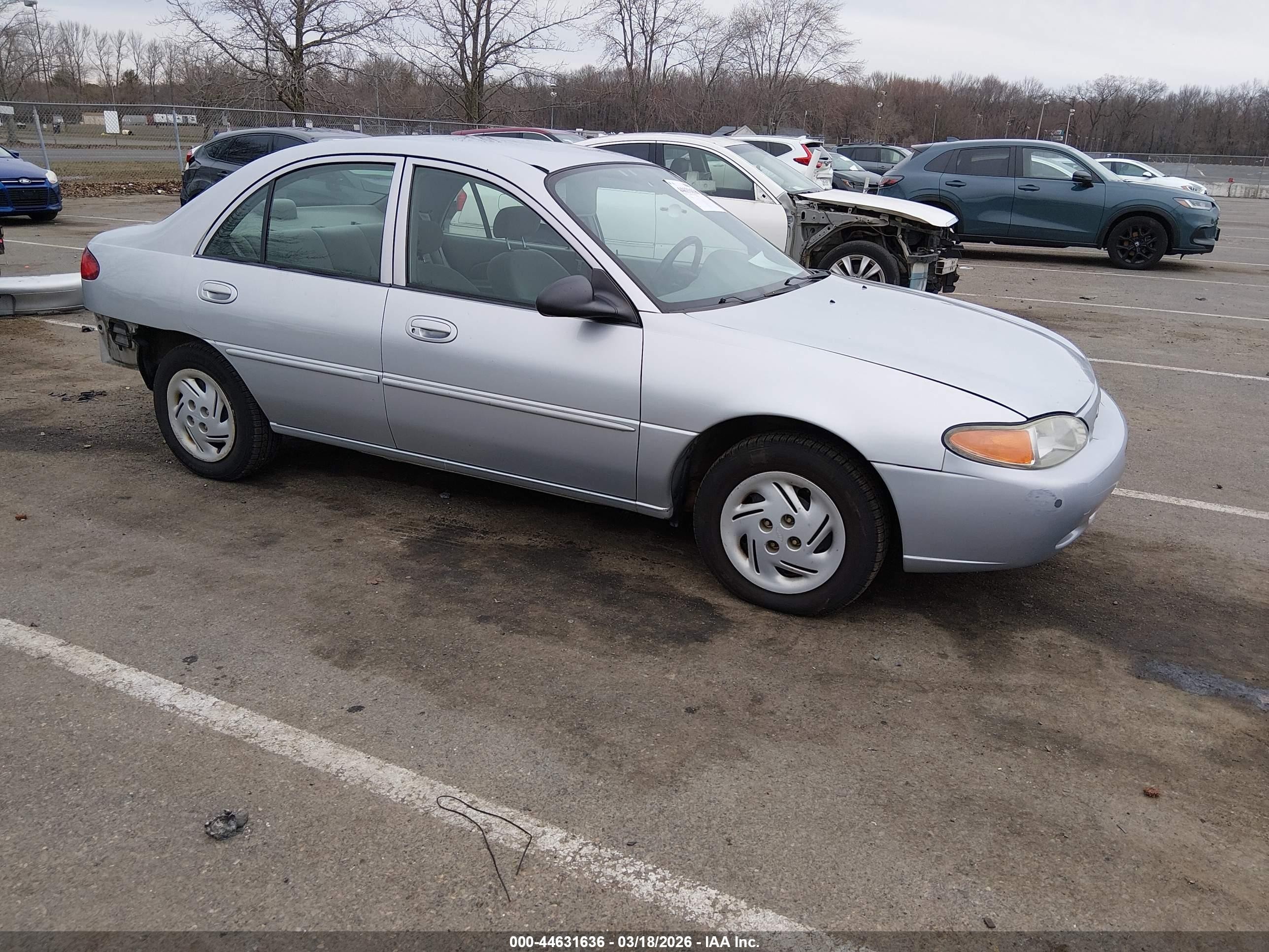 2002 Ford Escort Fleet Standard, VIN 3FAFP13PX2R144295 — Зад