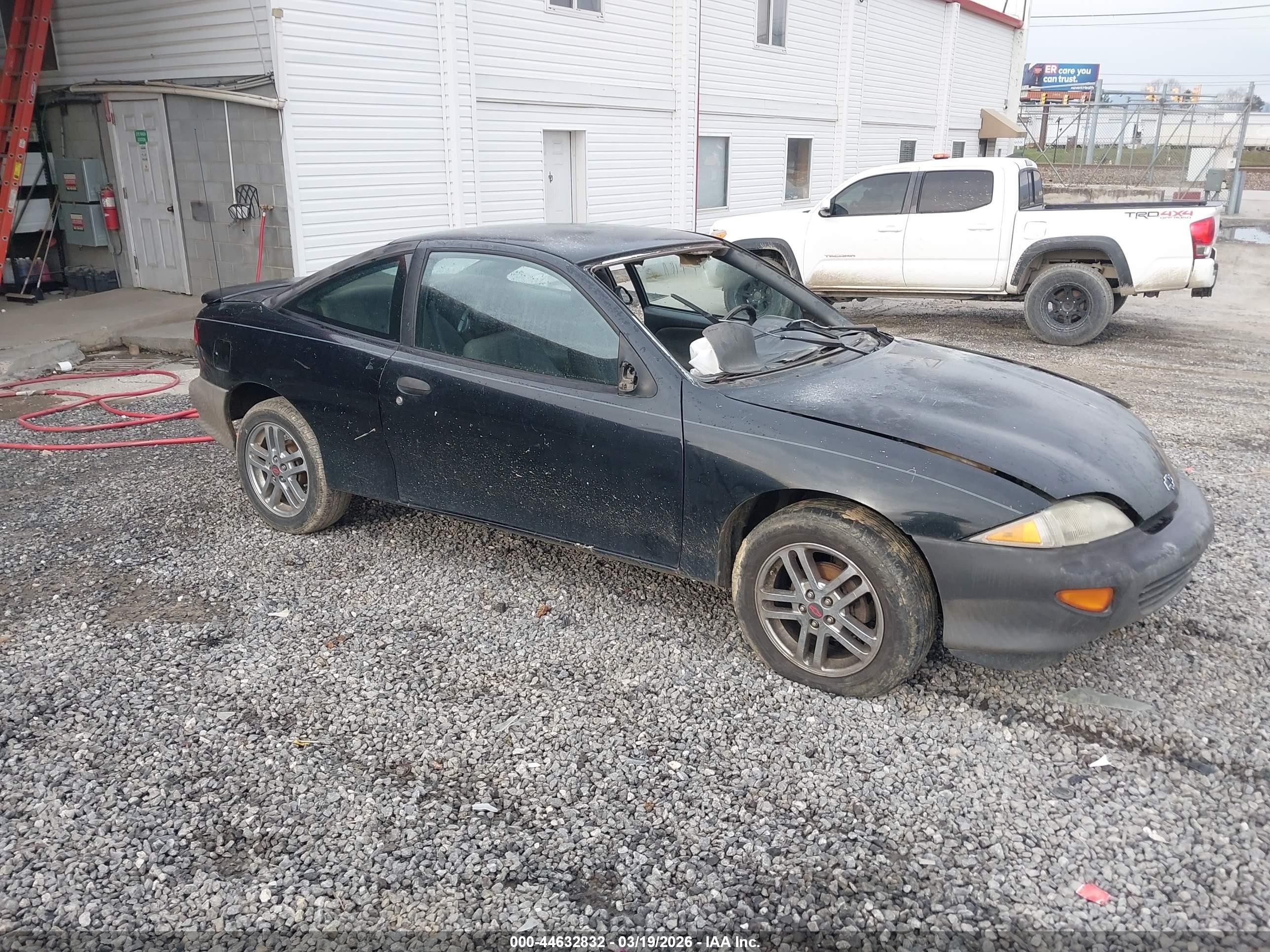 1999 Chevrolet Cavalier, VIN 3G1JC1244XS837928 — Side
