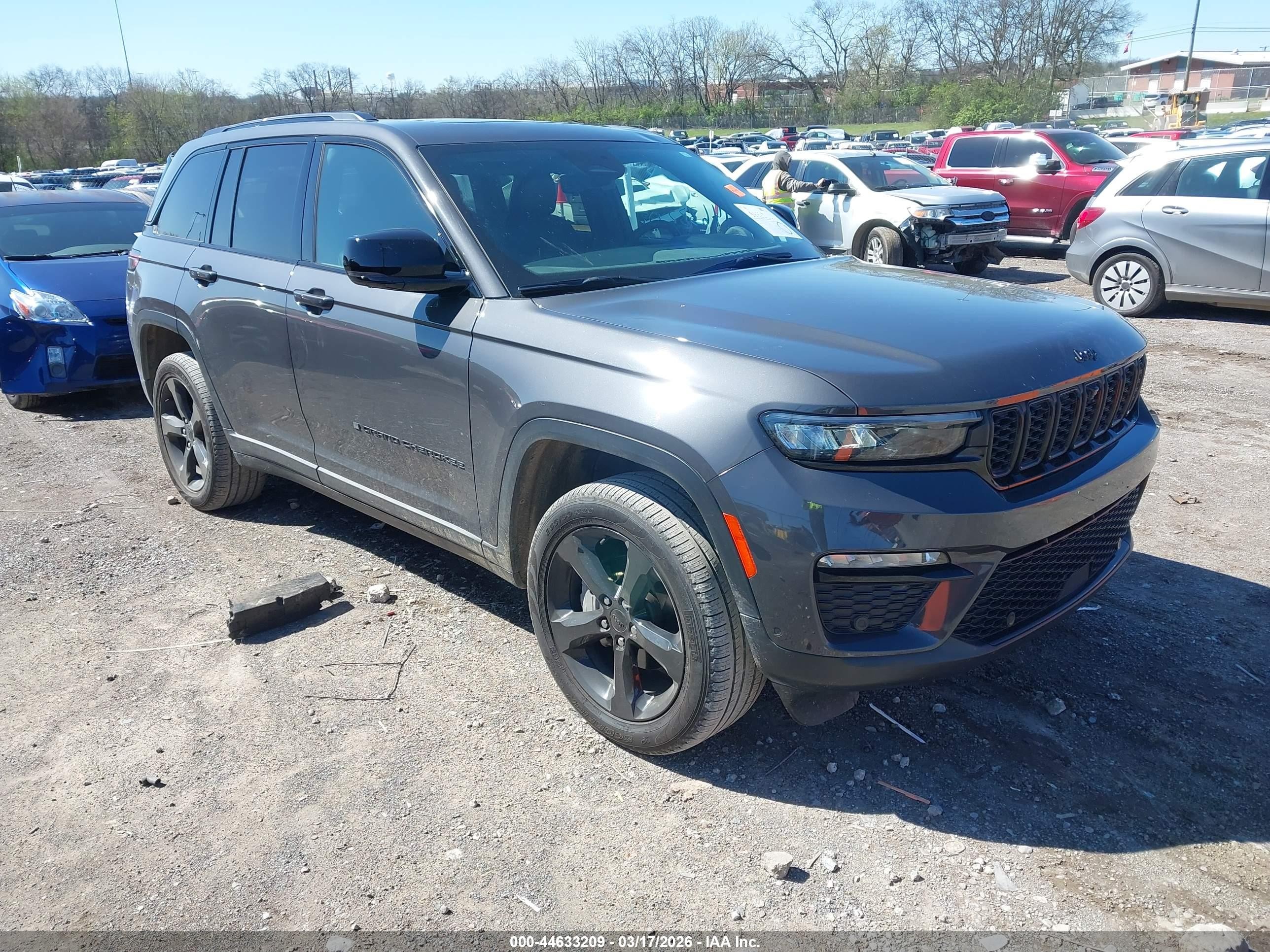 2025 Jeep Grand Cherokee Limited, VIN 1C4RJHBG0SC268061 — Roof