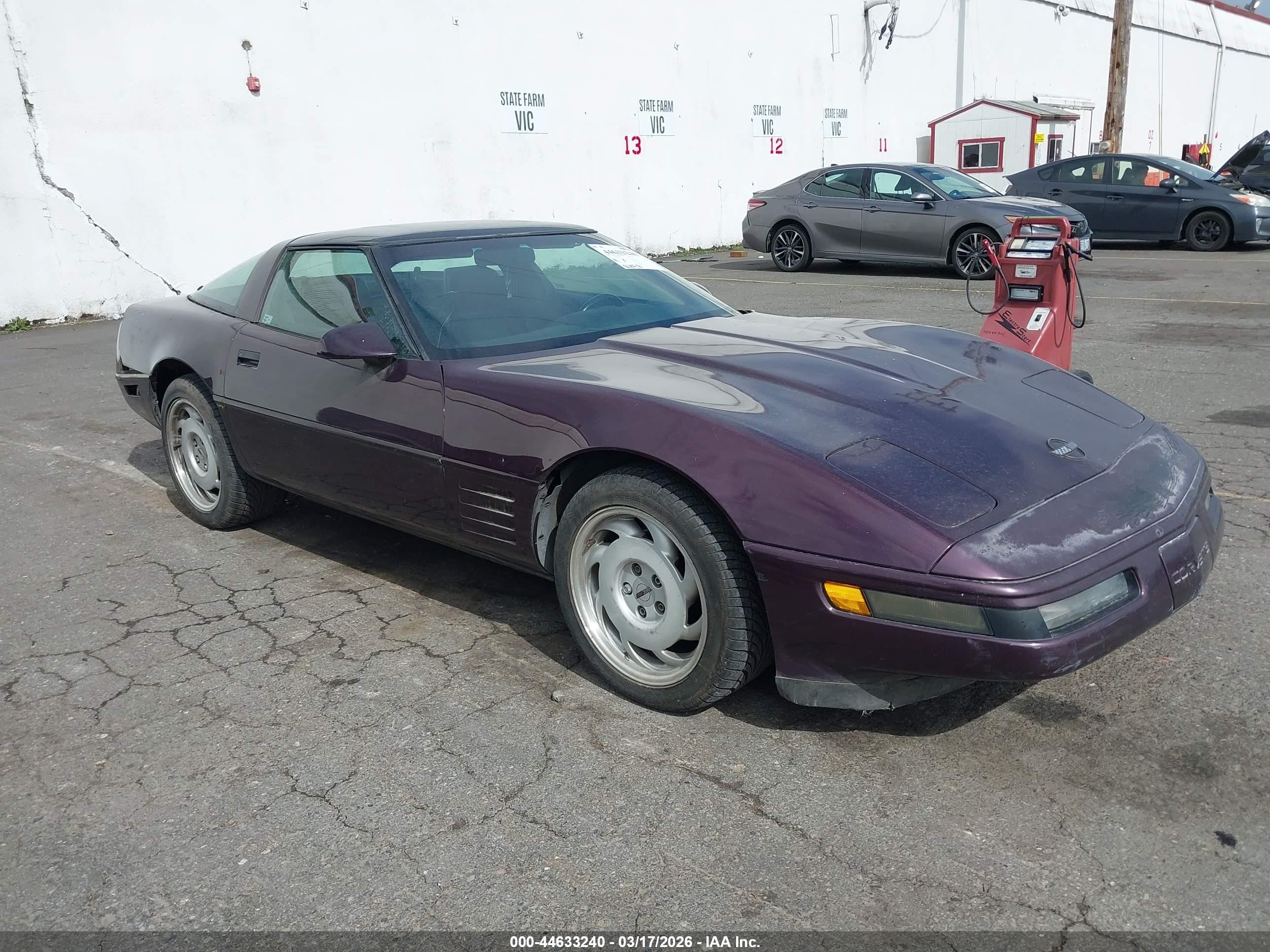1992 Chevrolet Corvette, VIN 1G1YY23P4N5114005 — Rear end