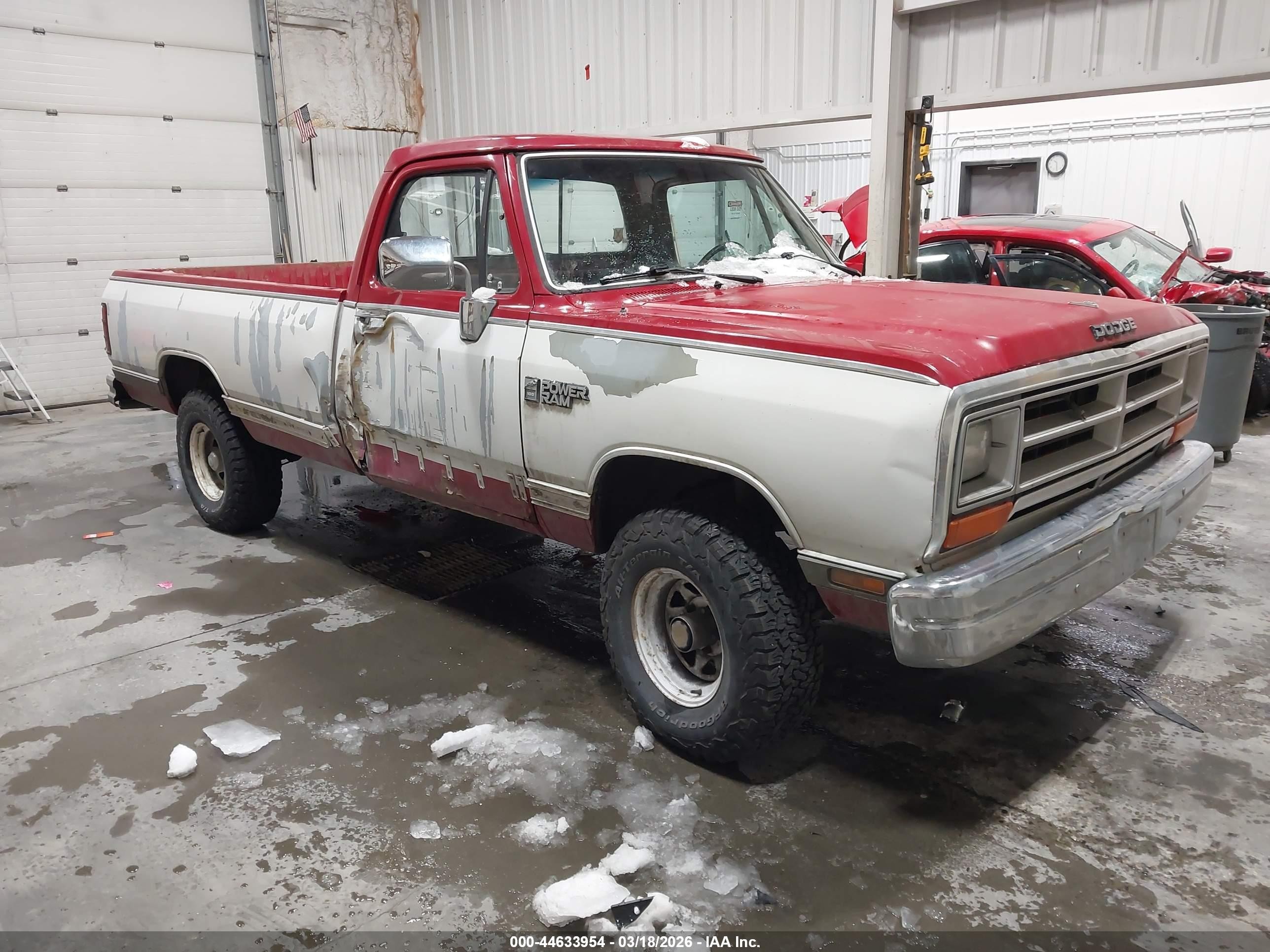 1989 Dodge W SERIES, VIN 1B7HM06Y1KS196963 — Side
