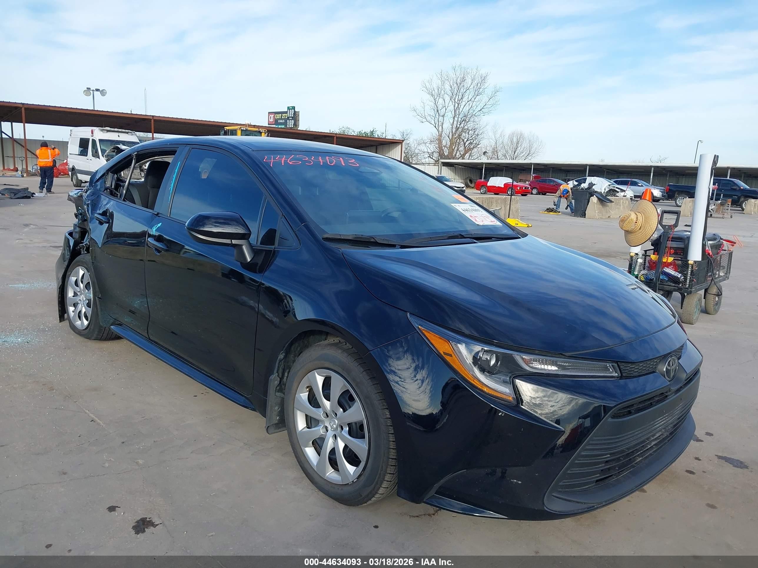 2025 Toyota Corolla LE, VIN 5YFB4MDE2SP270995 — Rear end