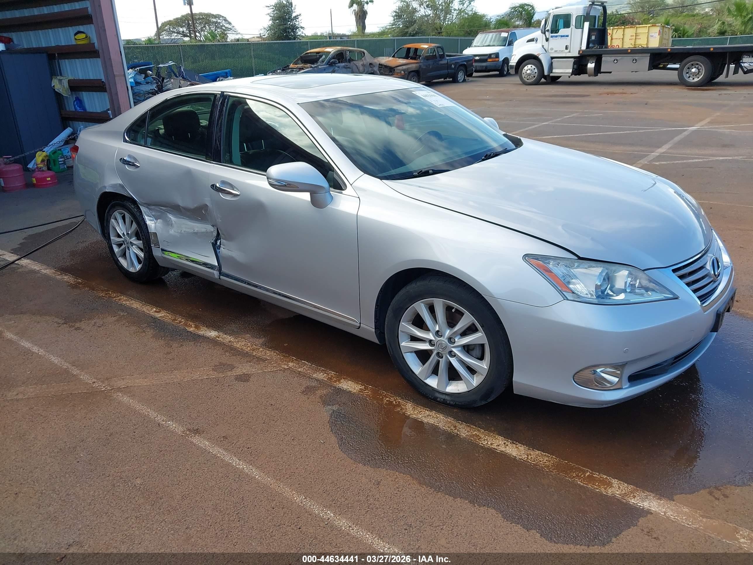 2012 Lexus ES 330, VIN JTHBK1EG0C2484807 — Side