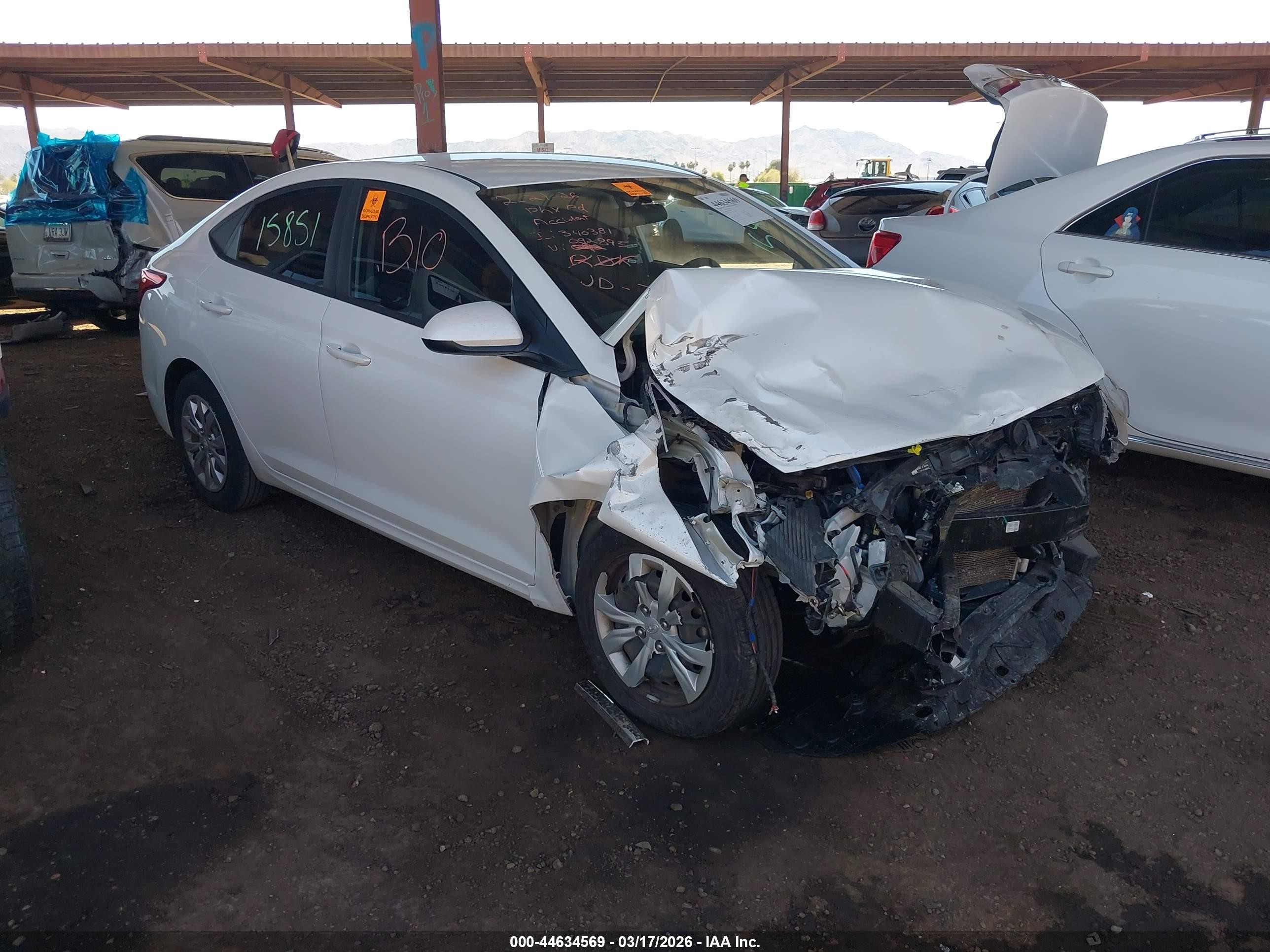 2020 Hyundai Accent SE, VIN 3KPC24A63LE092895 — Front end