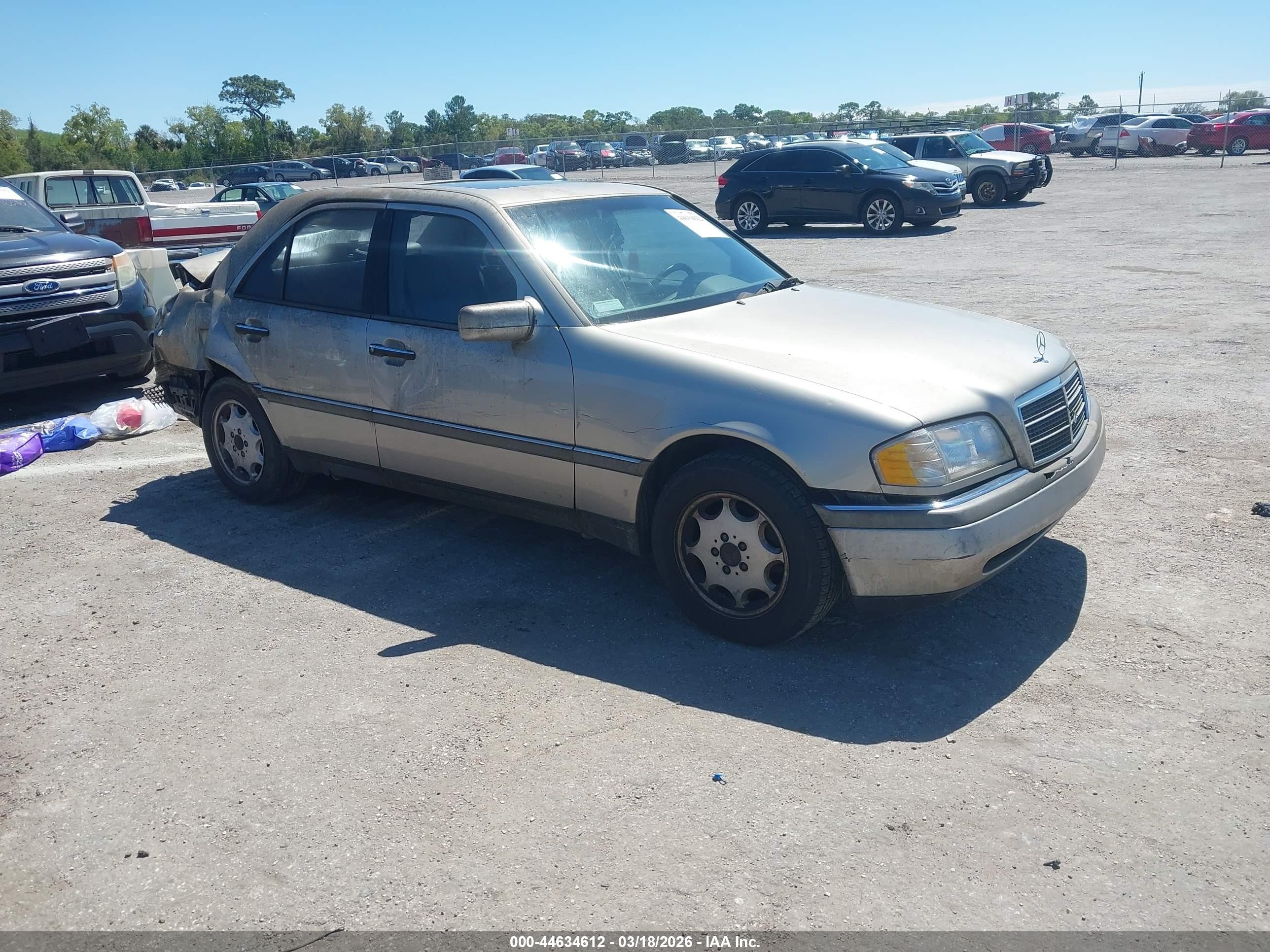 1997 Mercedes-Benz C 230/260/280/320, VIN WDBHA23E8VA493428 — Rear end